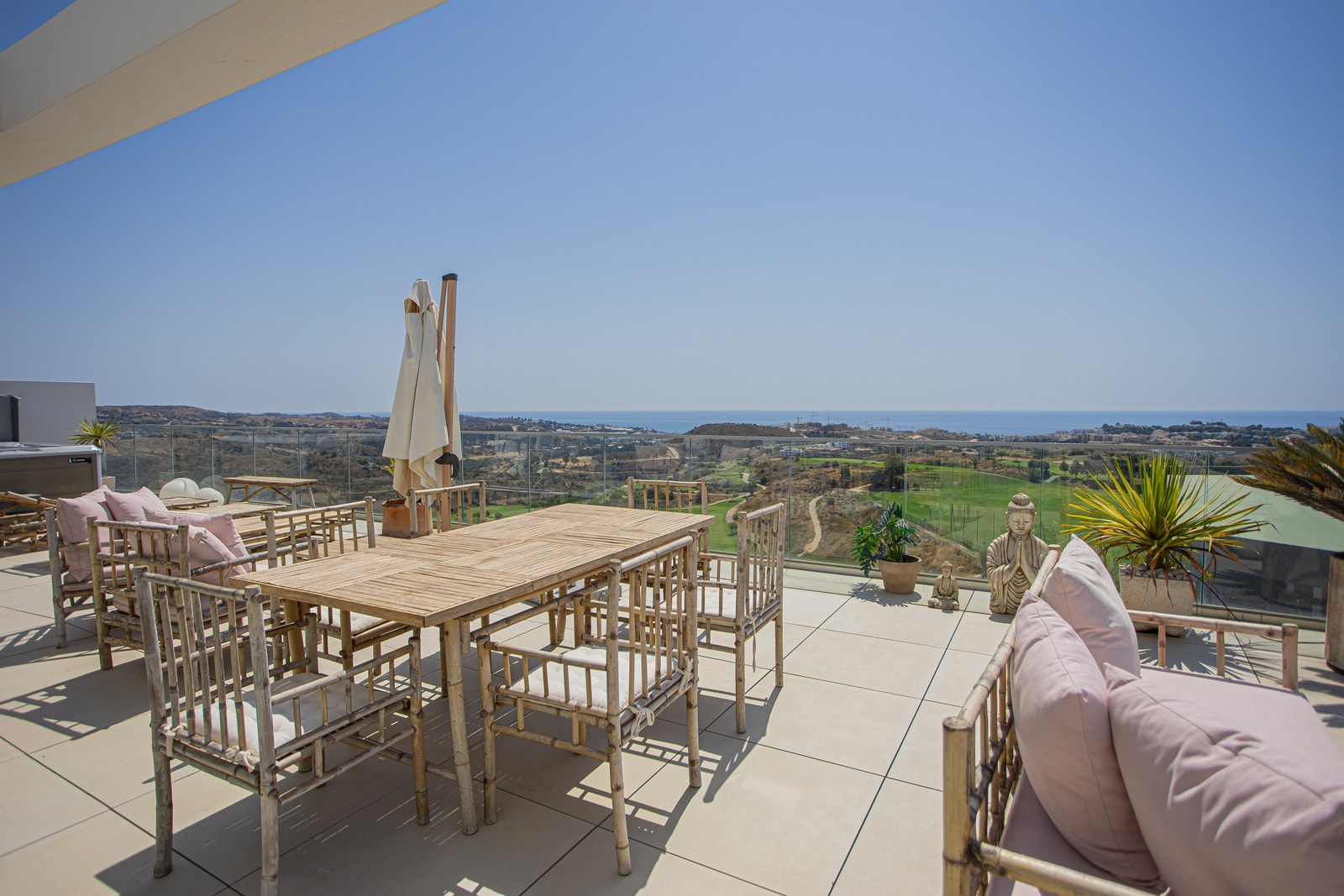 Spiseplass til 6 personer. Galleribilde