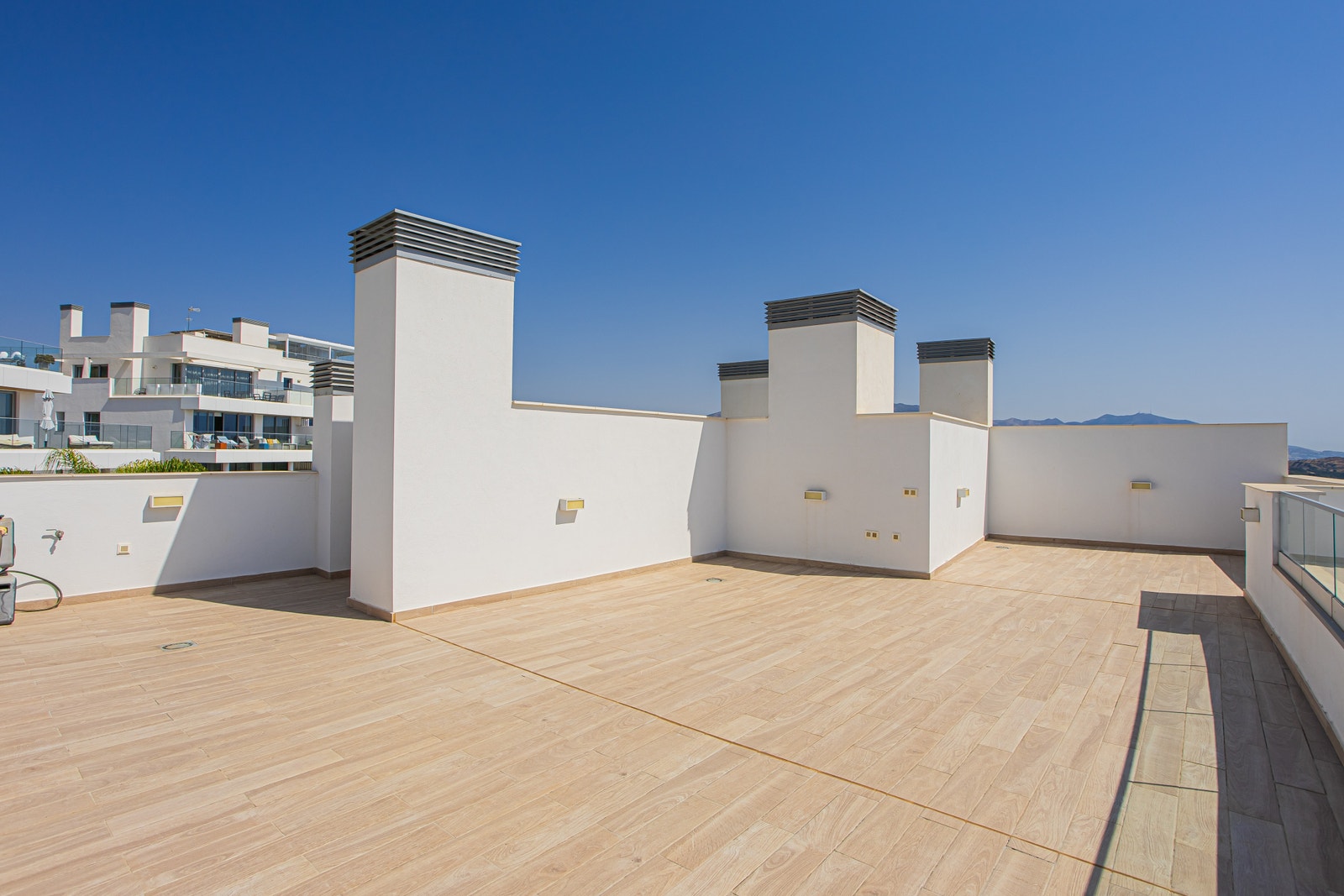 Sameiet tilater at du bygger ut denne etasjen med glass. Da får du 40 kvadratmeter ekstra. Galleribilde