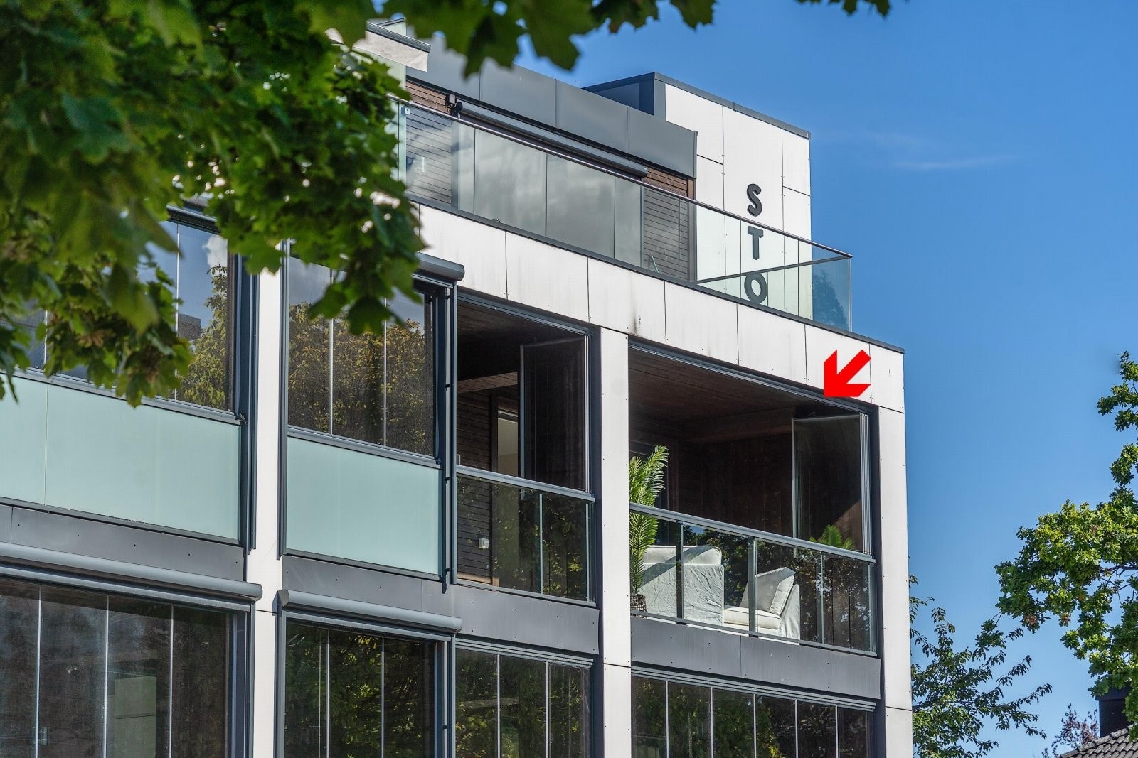 Solrik balkong med innglassing Galleribilde