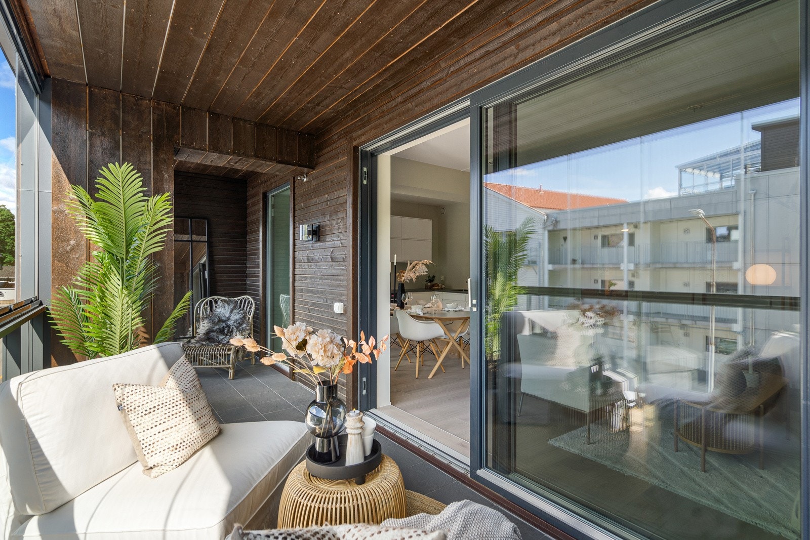 Fra stuen er det utgang til balkong Galleribilde