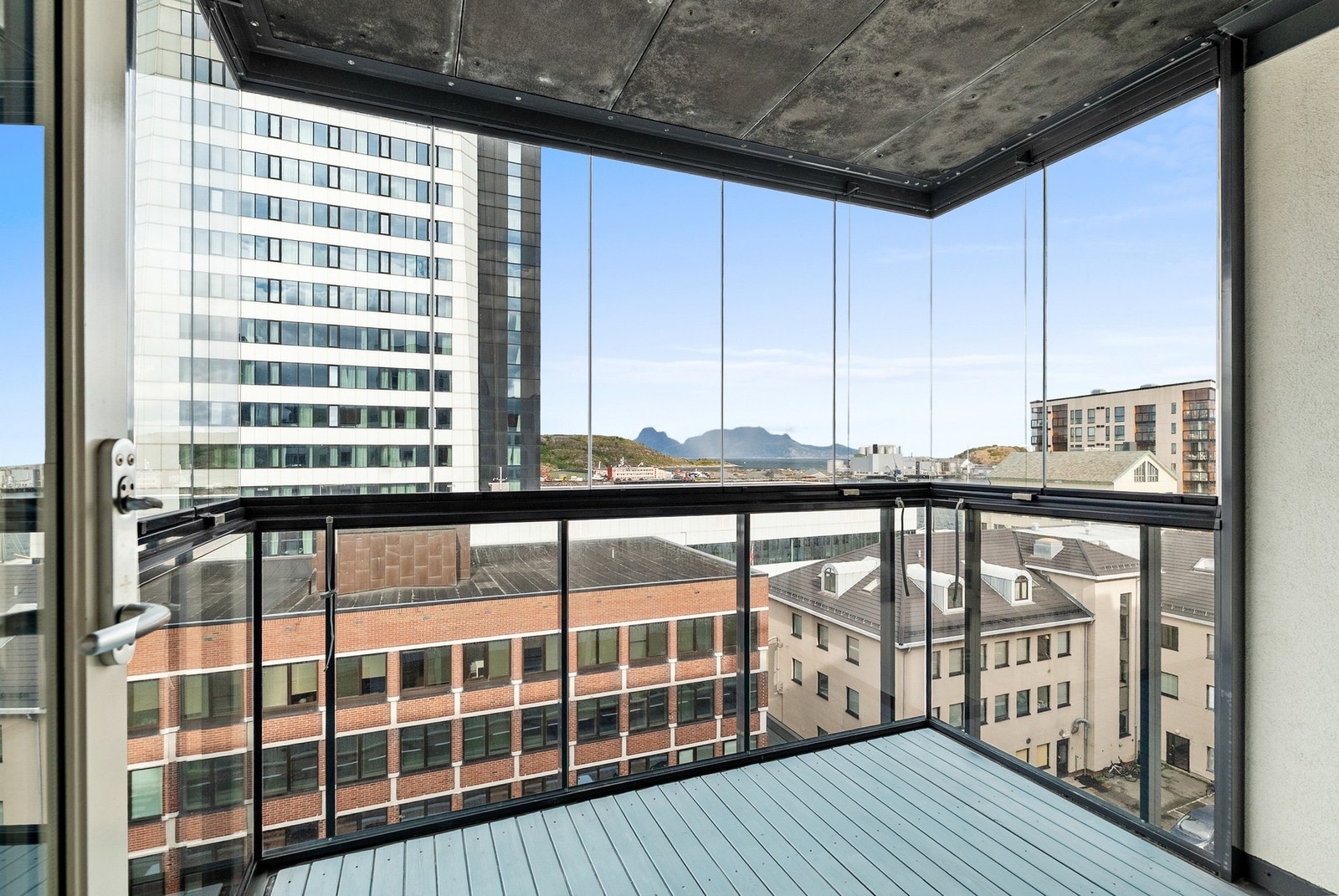 Forlengelse av boarealet med denne herlige innlgassede balkongen! Galleribilde