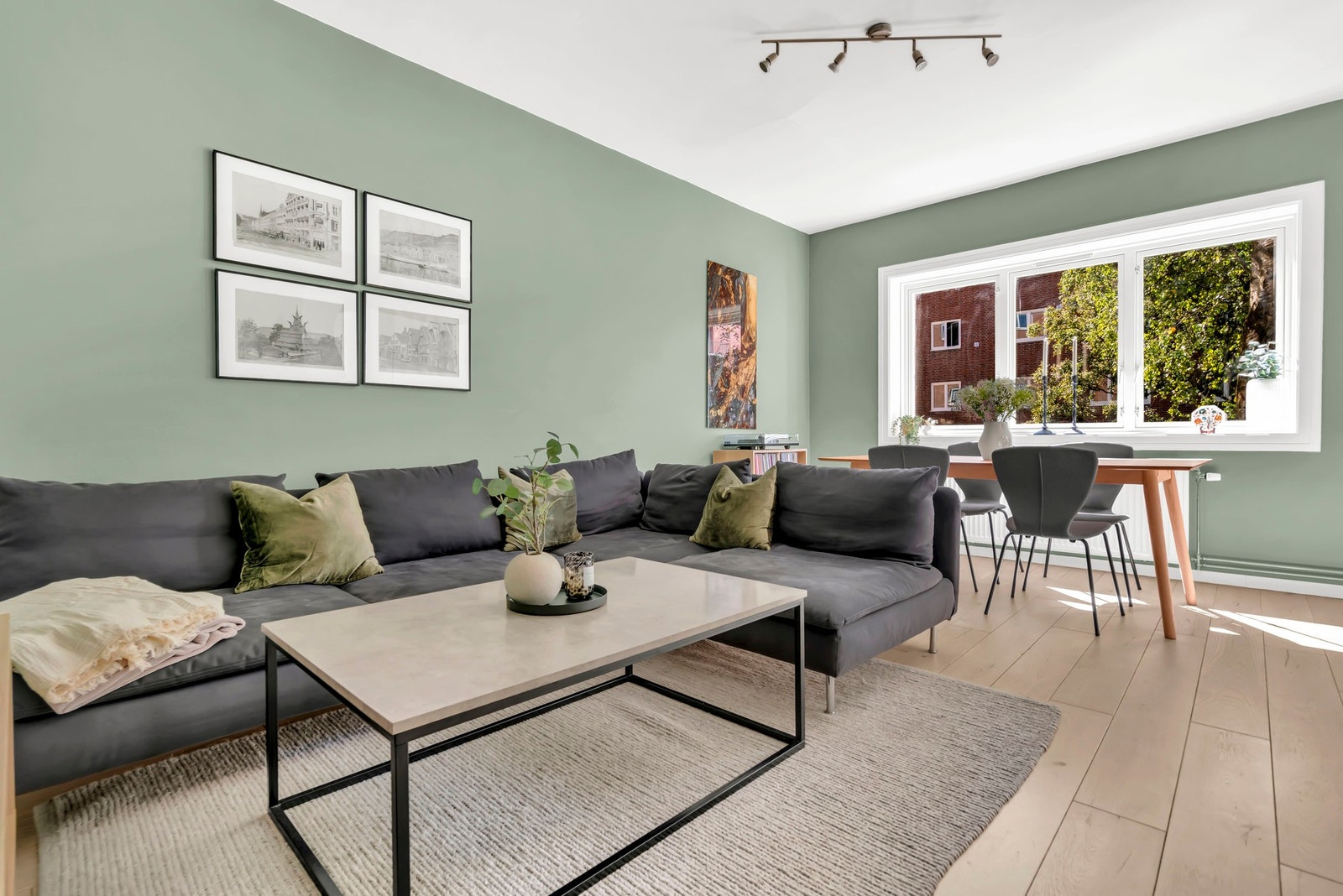 Romfølelsen gjør det lett å samle familie og venner. Galleribilde