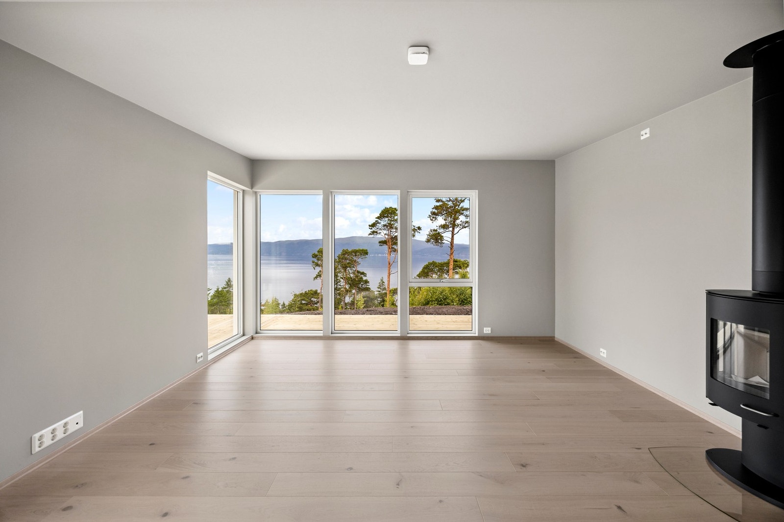 Gulvvarme i stue, kjøkken og gang sikrer god komfort på hytta! Galleribilde