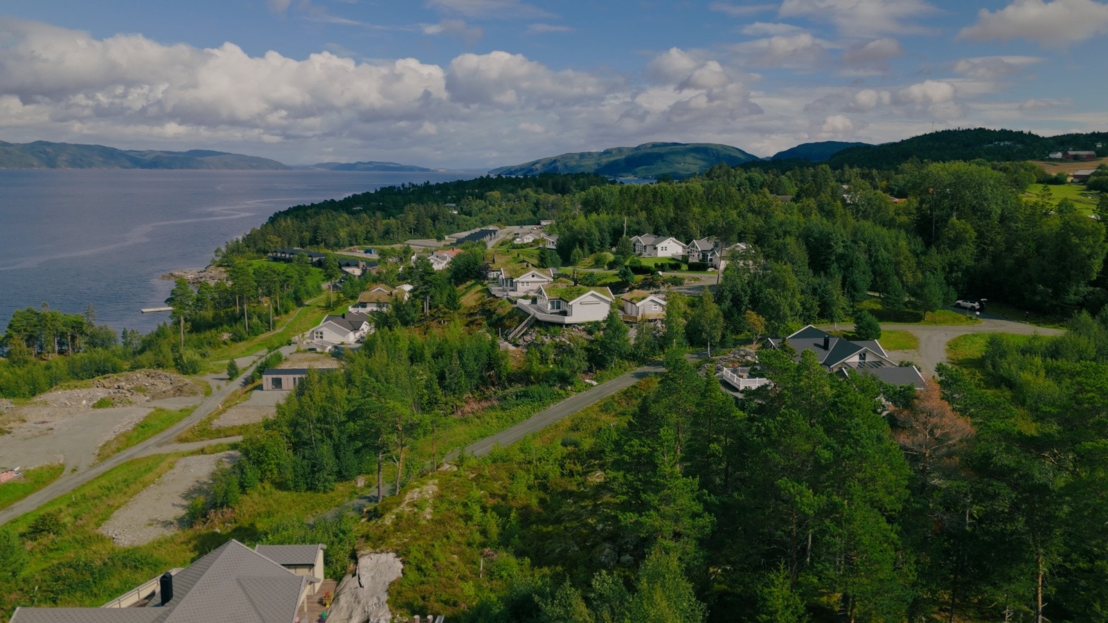 Tomten byr på både privatliv og enkel tilgang til alle bekvemmeligheter. Galleribilde