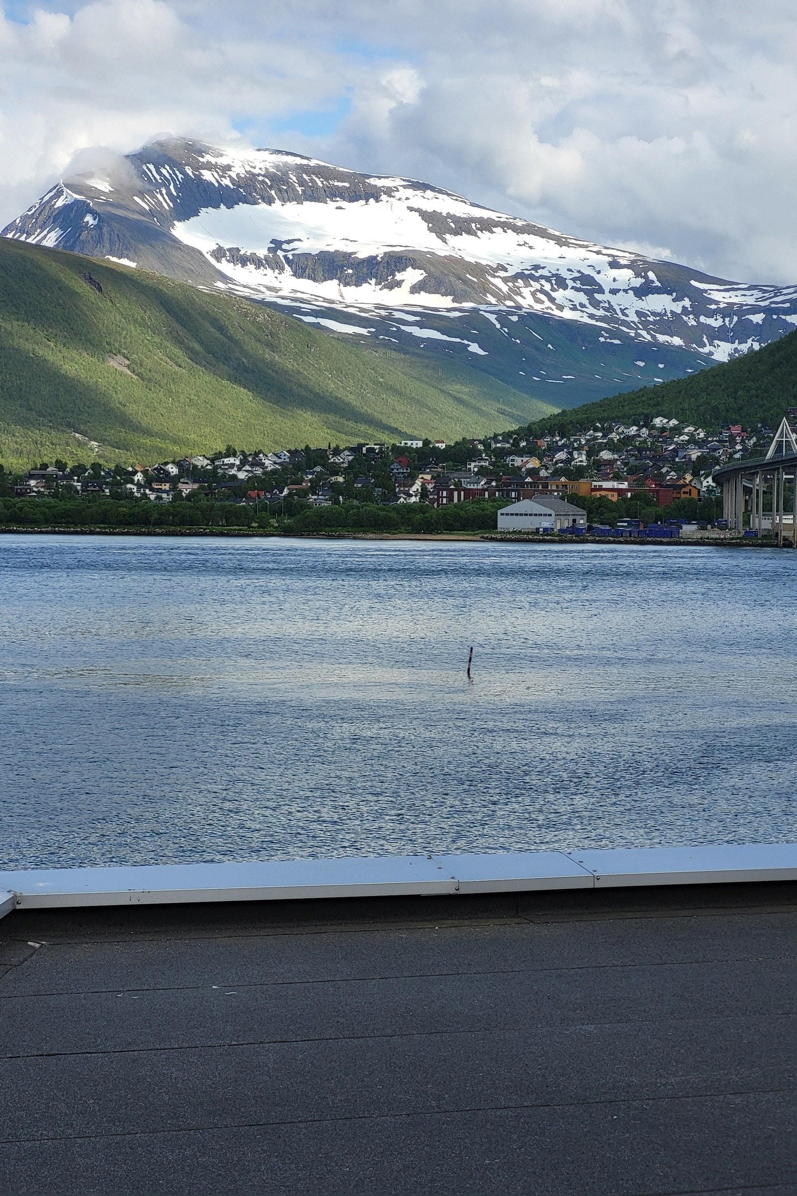 Strålende solforhold og nydelig sjøutsikt. Galleribilde