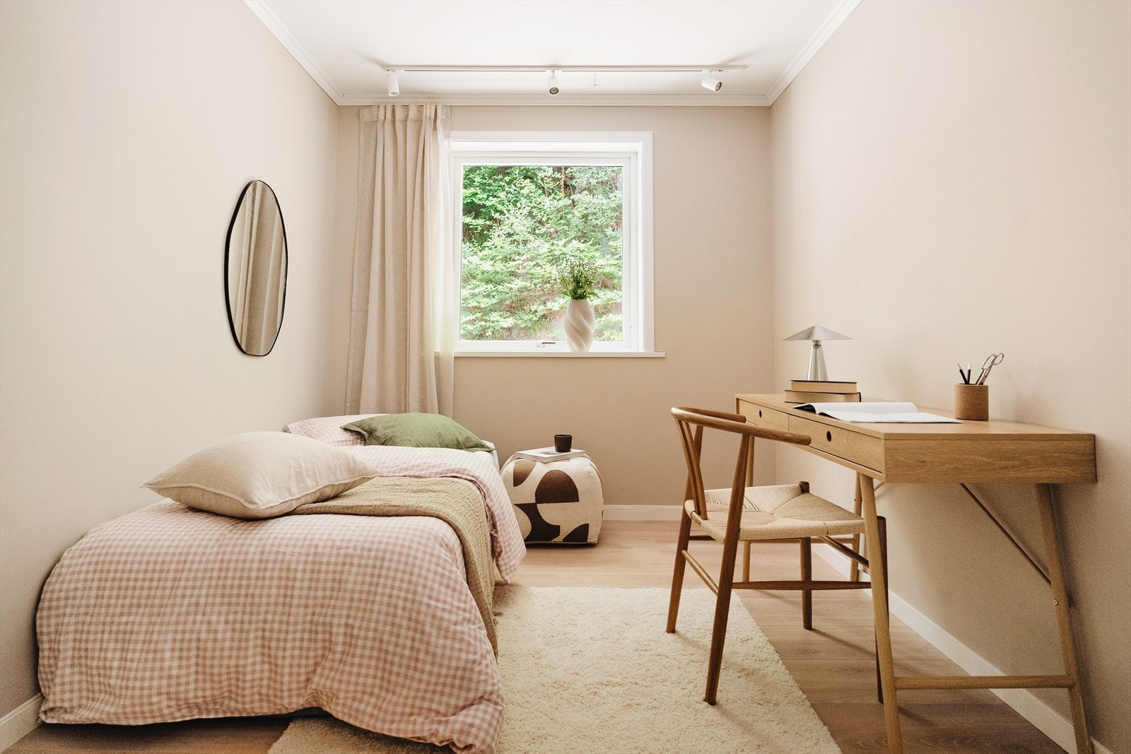 - Trenger du ikke to soverom? Lei ut et soverom, eller benytt det som kontor eller gjesterom - Galleribilde