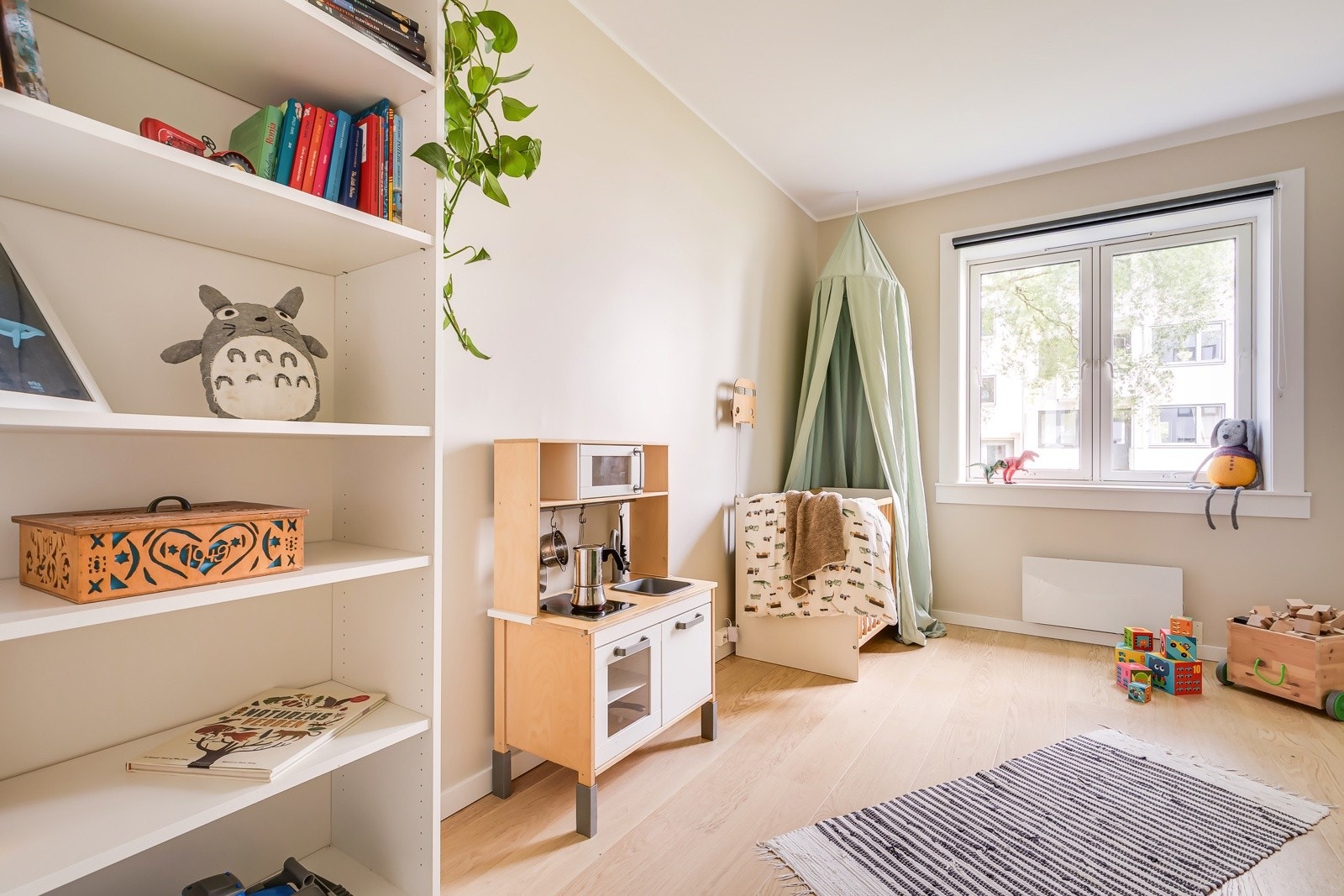 Det andre soverommet er også et lyst og fint rom av god størrelse. Galleribilde