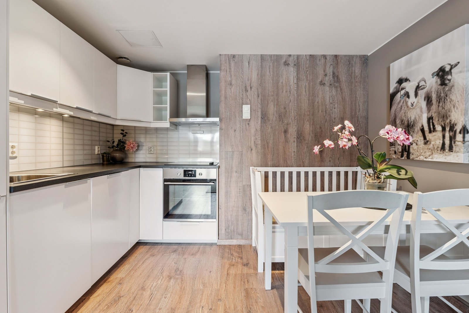 Spiseplass til 4 personer Galleribilde