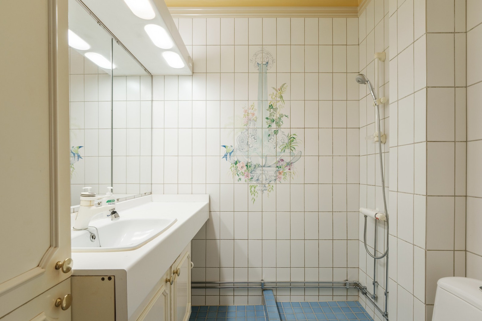 Eldre helfliset bad. Galleribilde