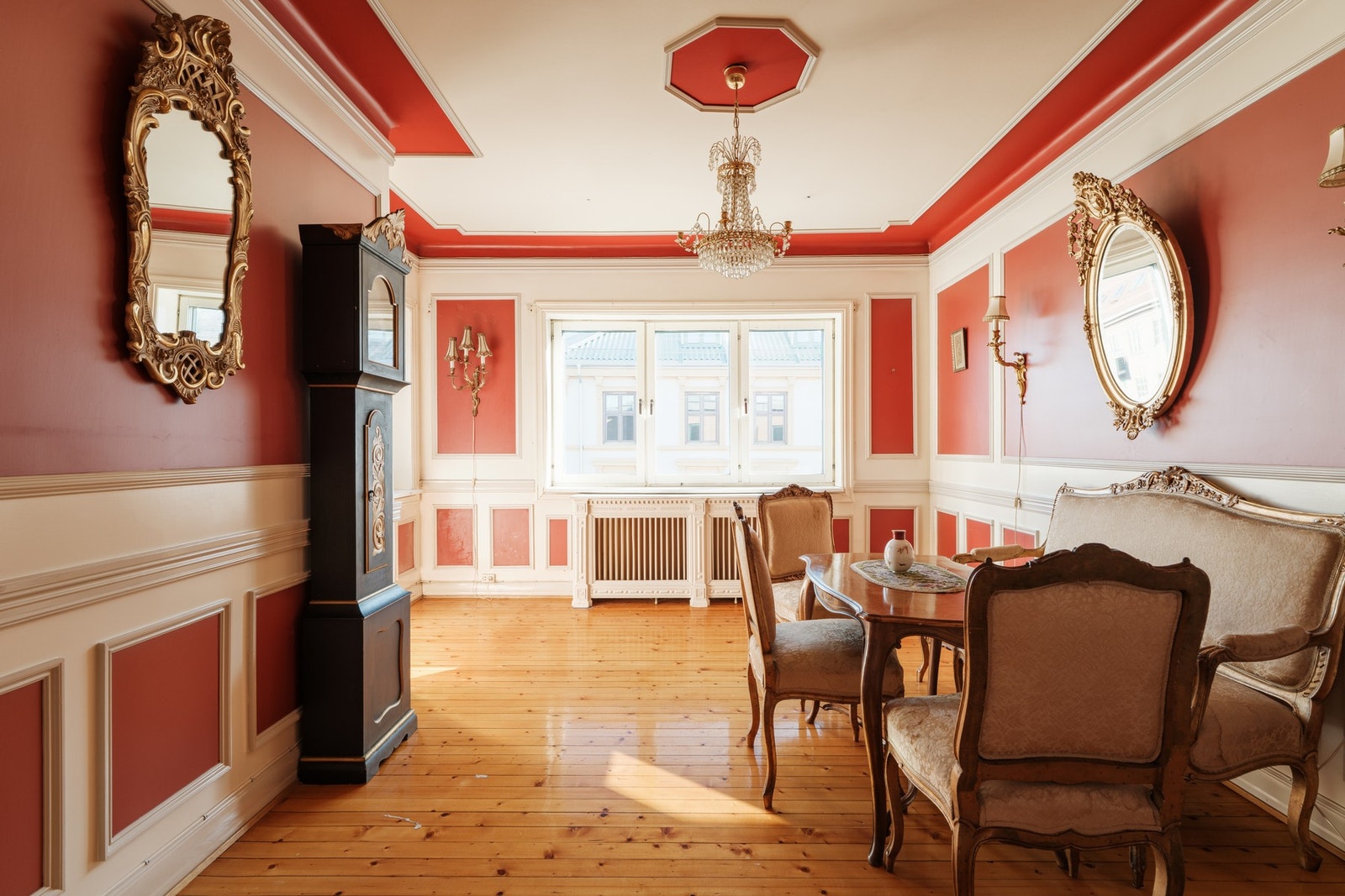 Dette er en klassisk perle med innholdsrik planløsning og flotte lysforhold. Galleribilde