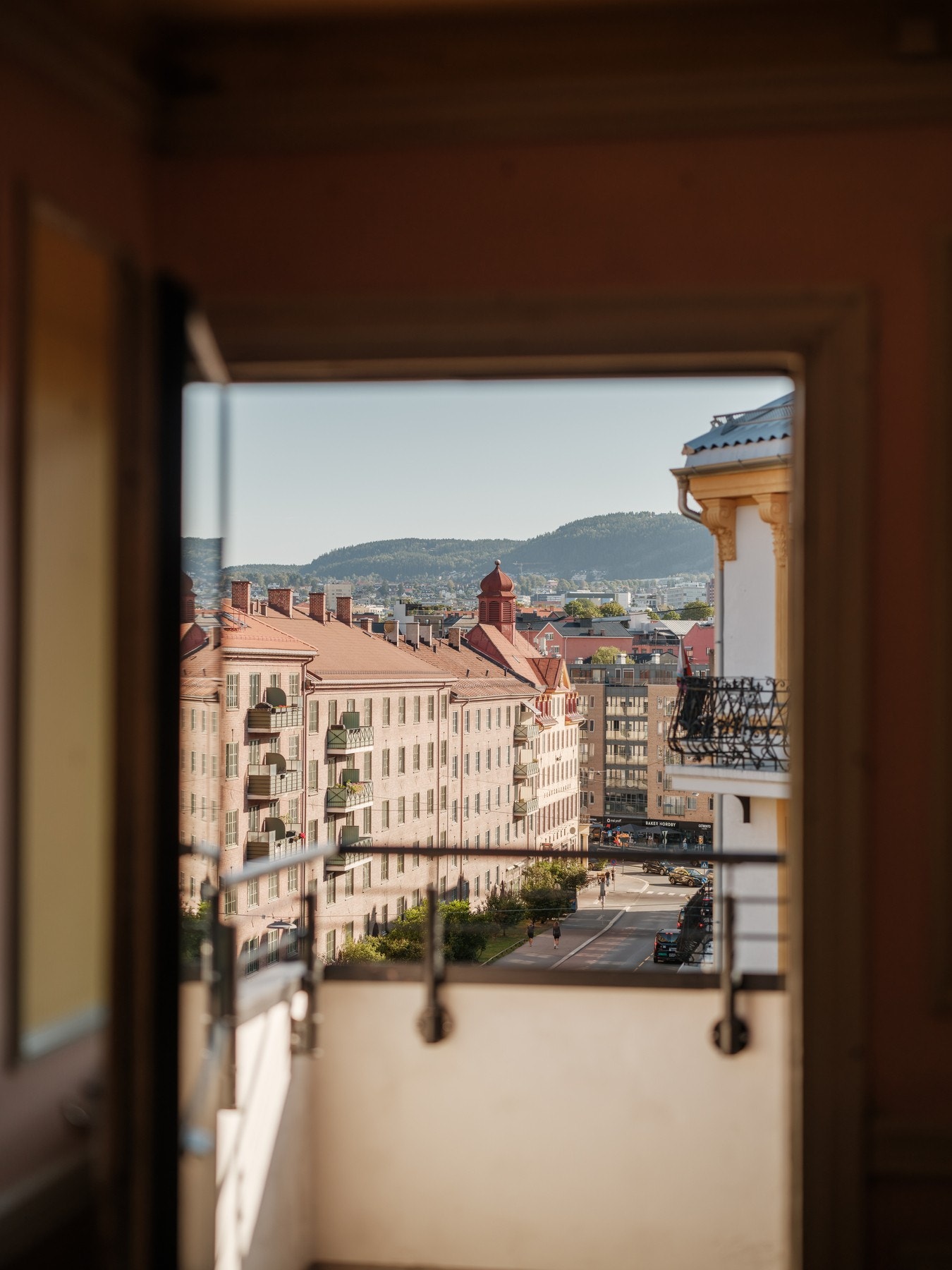 Utgang fra stue til balkong. Galleribilde