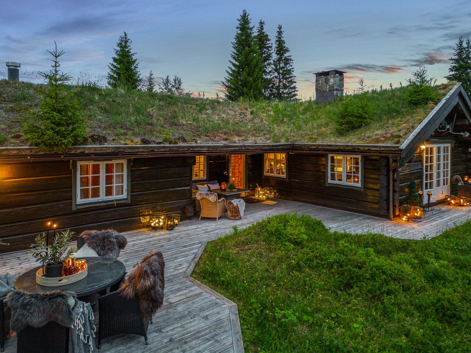 Fantastisk uteområder med fine terrasser og grillhytte for hyggelig sammenkomster. Galleribilde