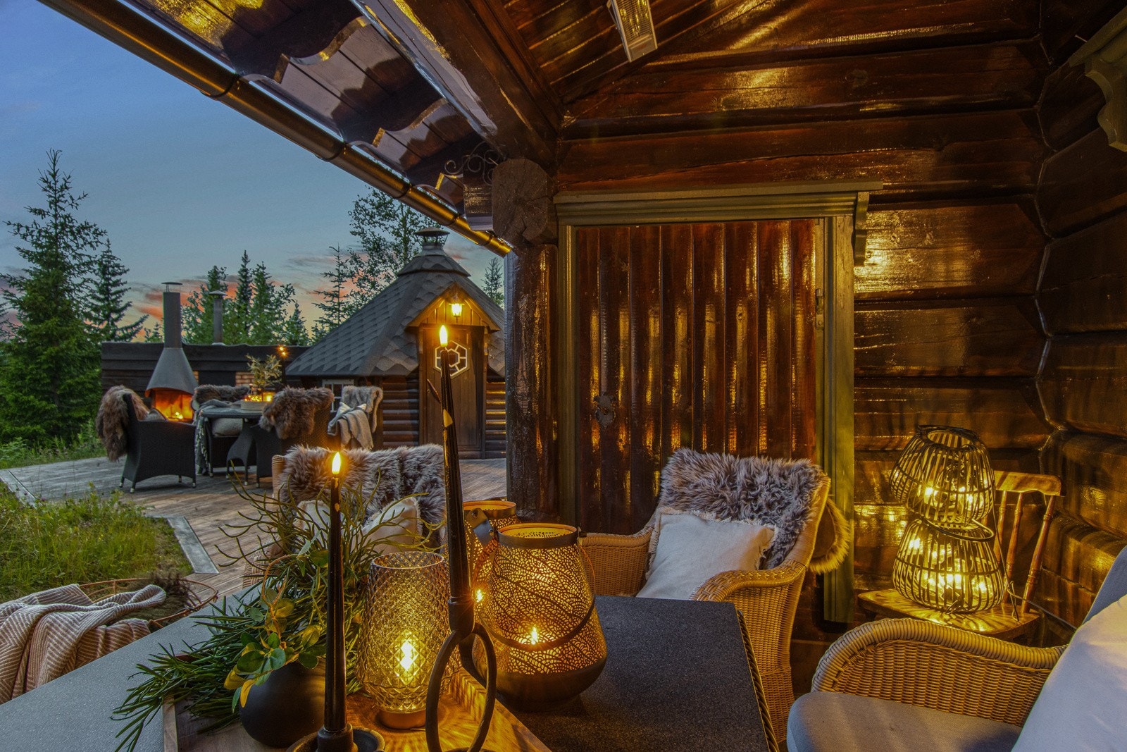 Hytta er omgitt av natur og friområder som innbyr til utekos, tur- og friluftsliv gjennom hele året. Galleribilde