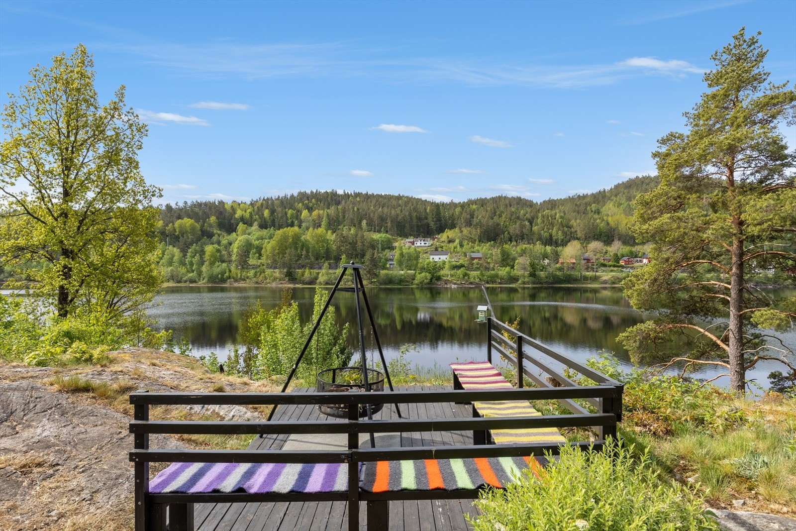 Platting, perfekt for sene sommerkvelder rundt bålpannen Galleribilde