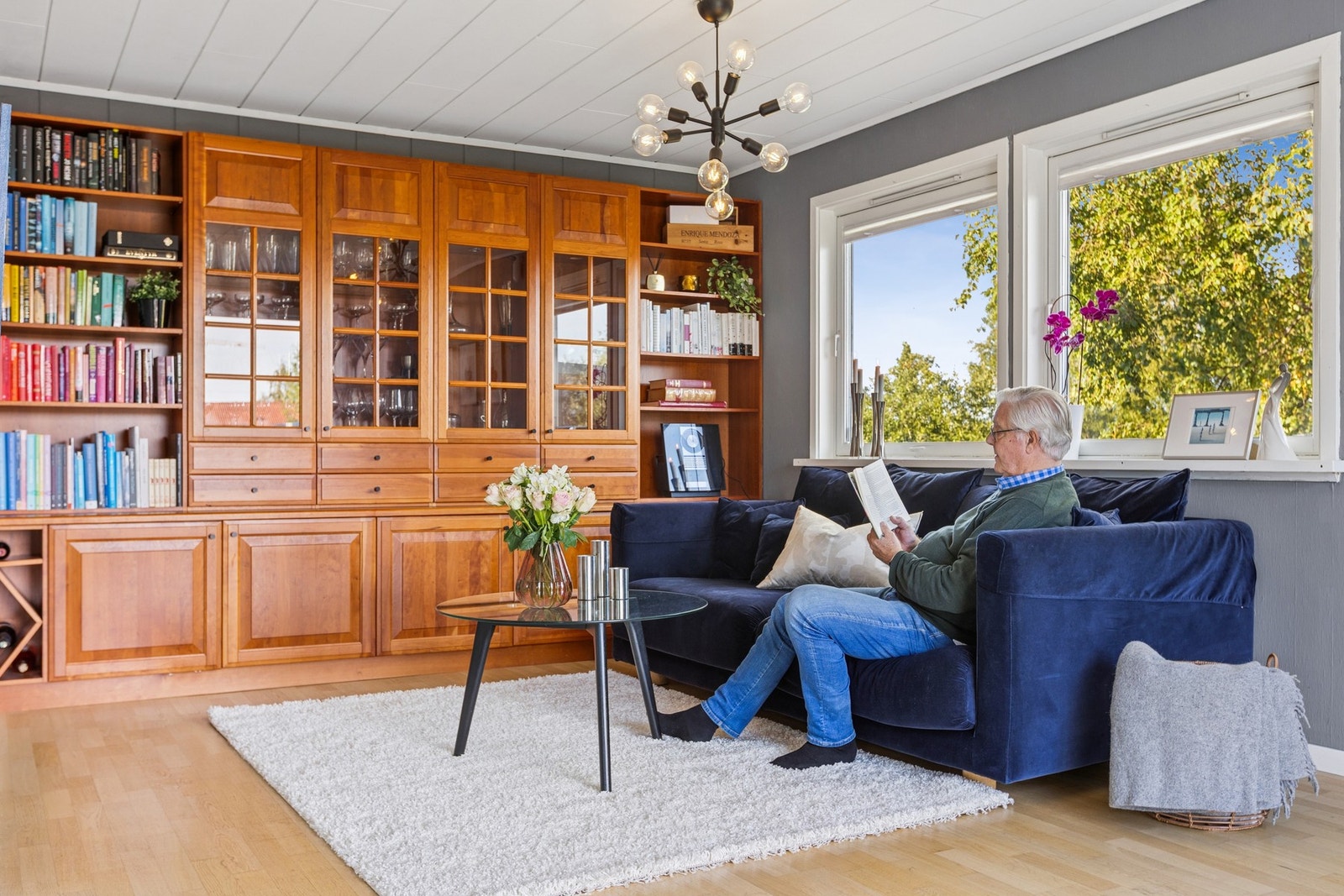 Perfekt område til å hive beina i sofaen, lytte til god musikk eller kose seg med lesestoff man måtte finne interessant Galleribilde