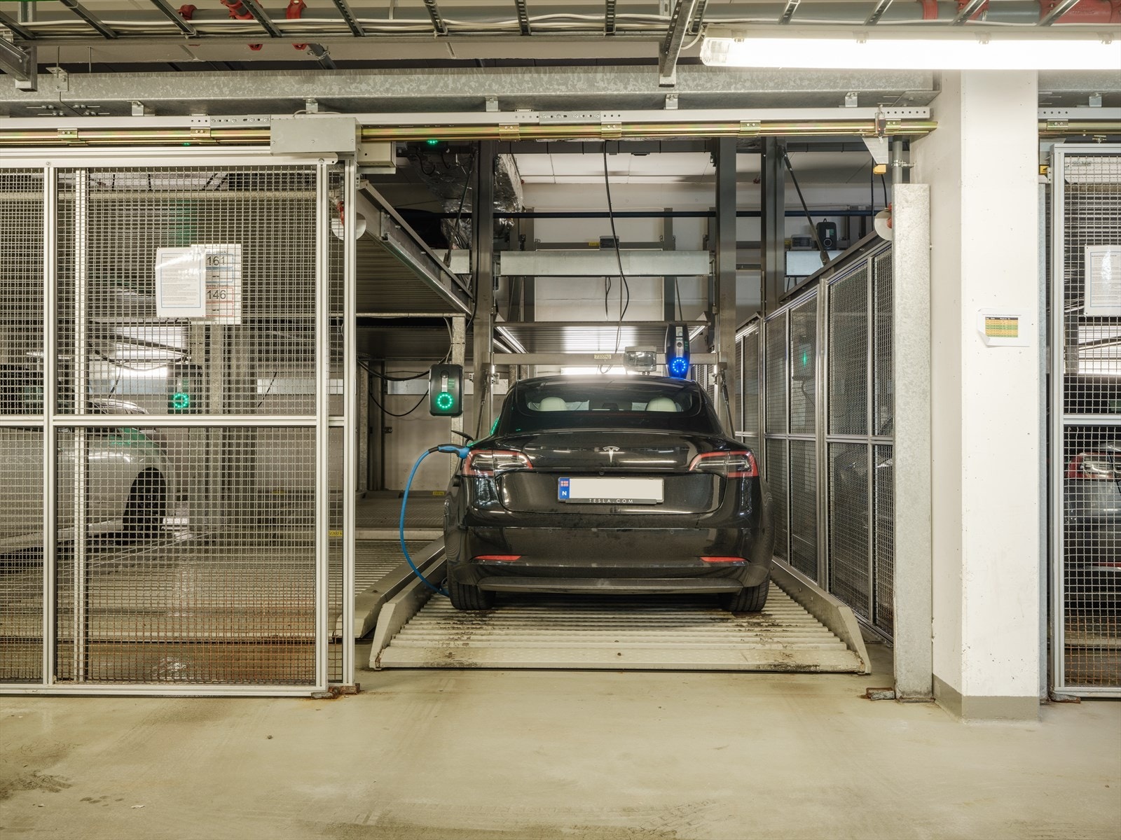 Det medfølger parkeringsplass i felles, underjordisk garasjeanlegg. Galleribilde