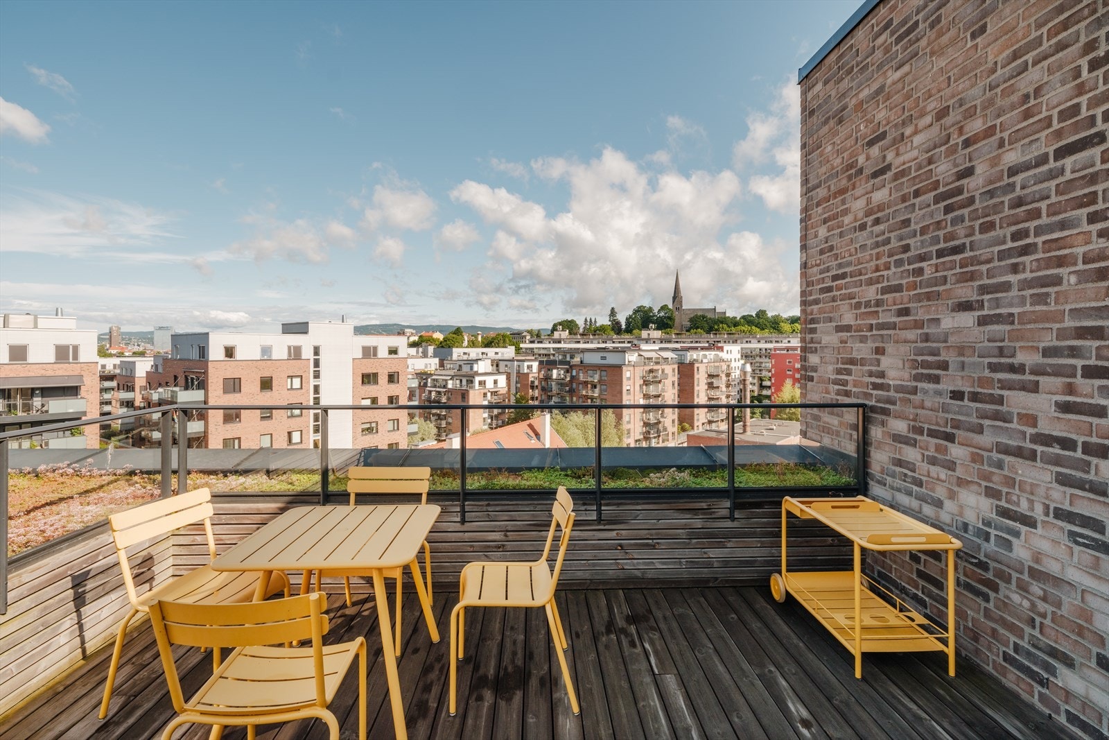 Her er det sol hele dagen og flott utsikt. Galleribilde