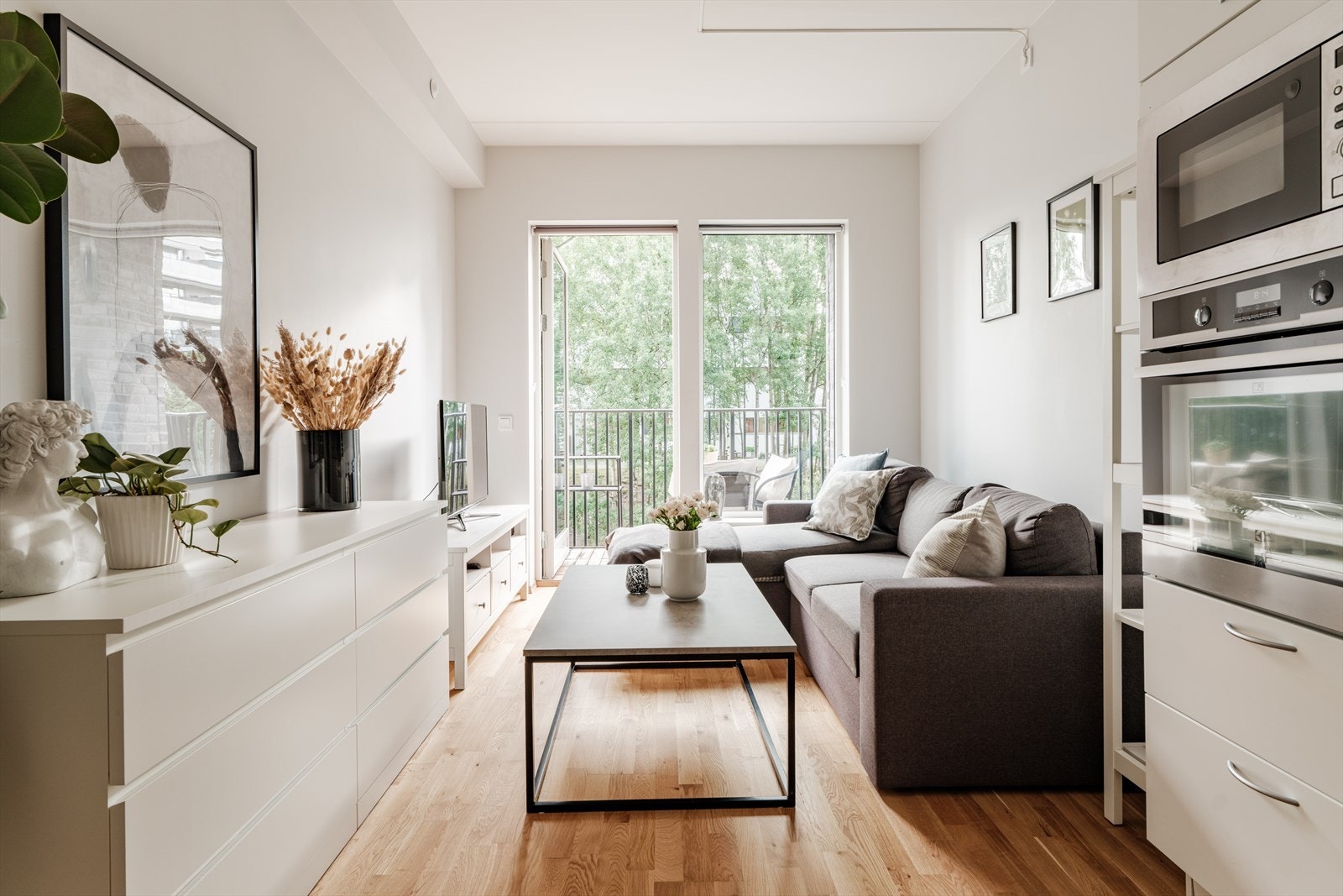 Hybel: Hybelen inneholder kjøkken/stue og bad. Galleribilde