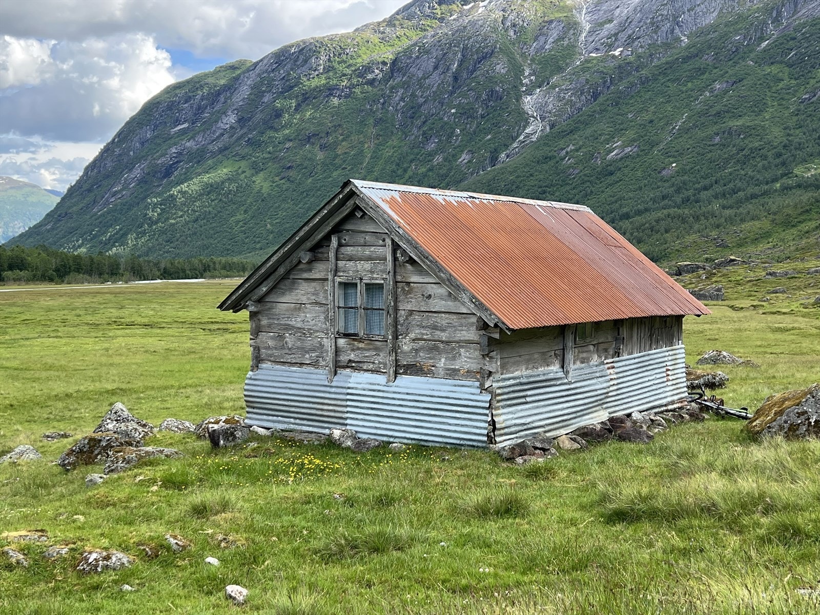 Selet på Vårstølen ligg ca. 4 km. frå gardstunet. Galleribilde