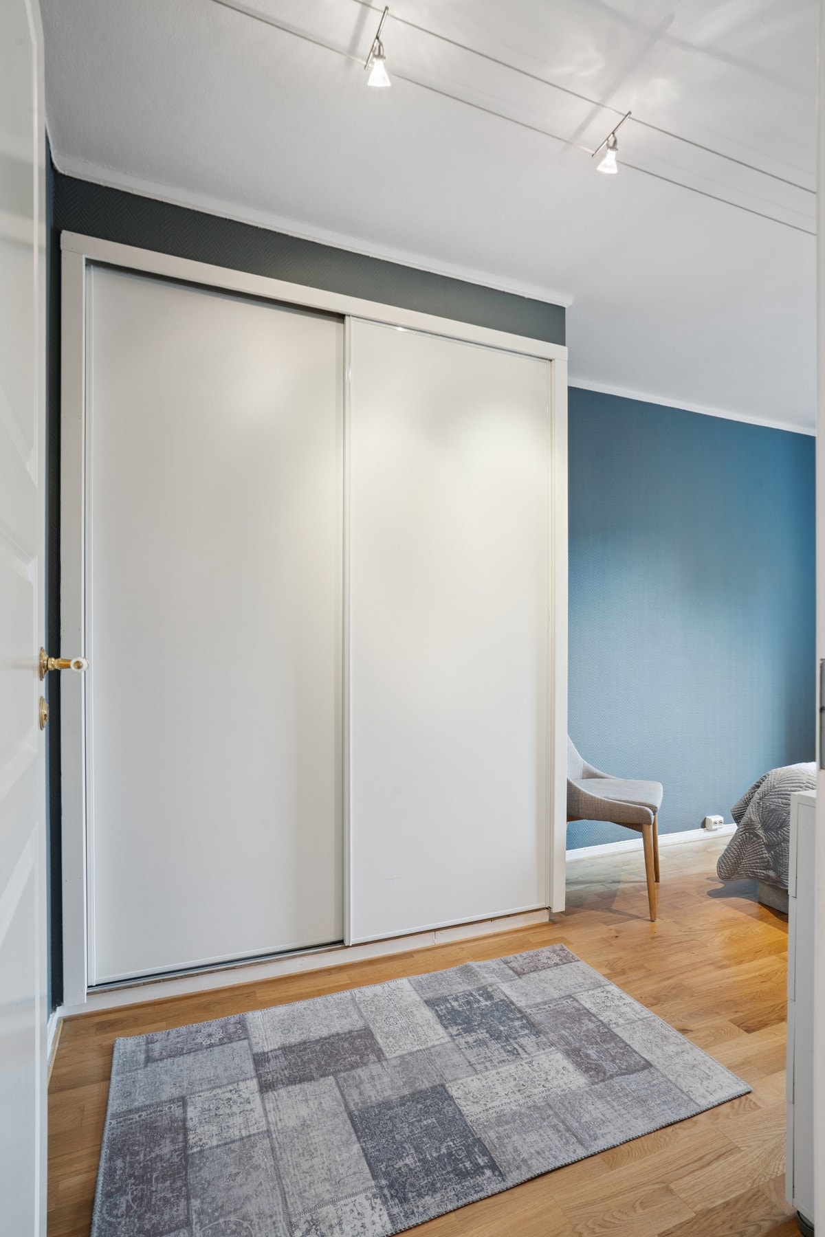 Innebygd skyvedørsgarderobe. Galleribilde