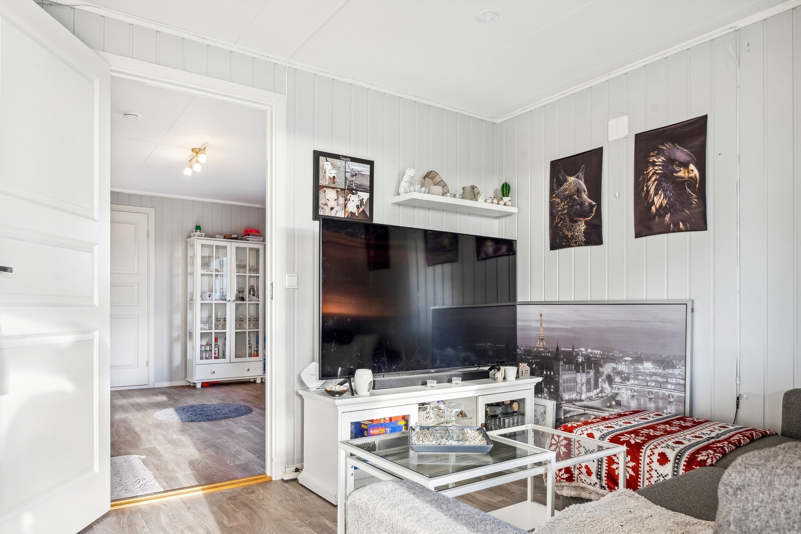 Stue/kjøkken i leilighet i sokkel. Galleribilde