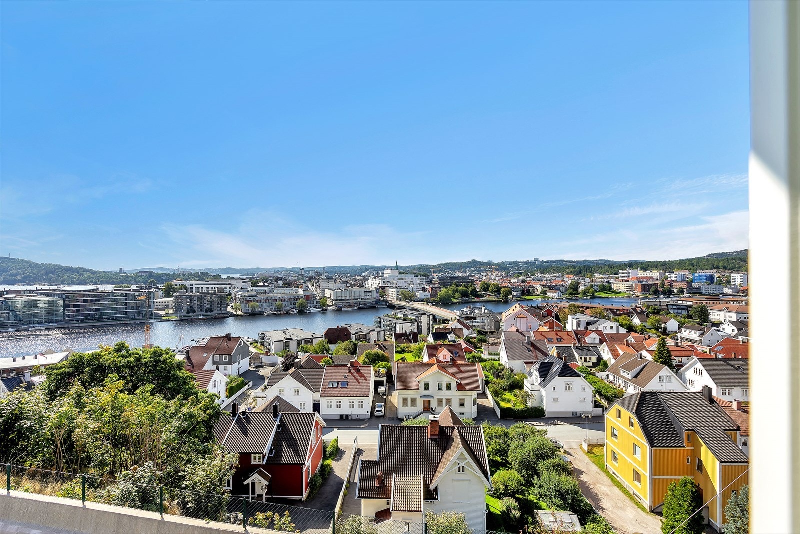 Magisk utsikt over Kvadraturen og Otra Galleribilde