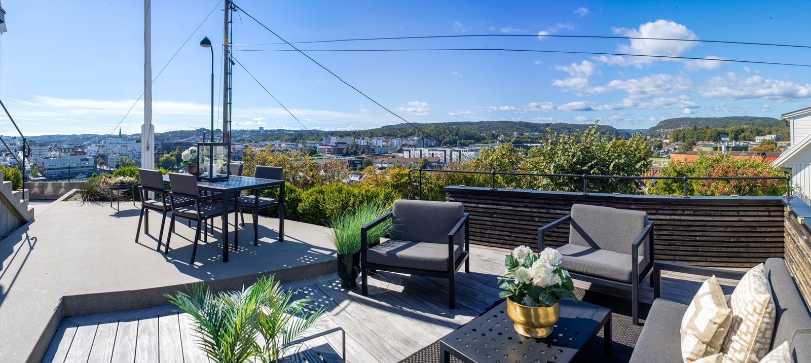 Et fantastisk uteområde. Sol til sent på kvelden og en nydelig utsikt Galleribilde