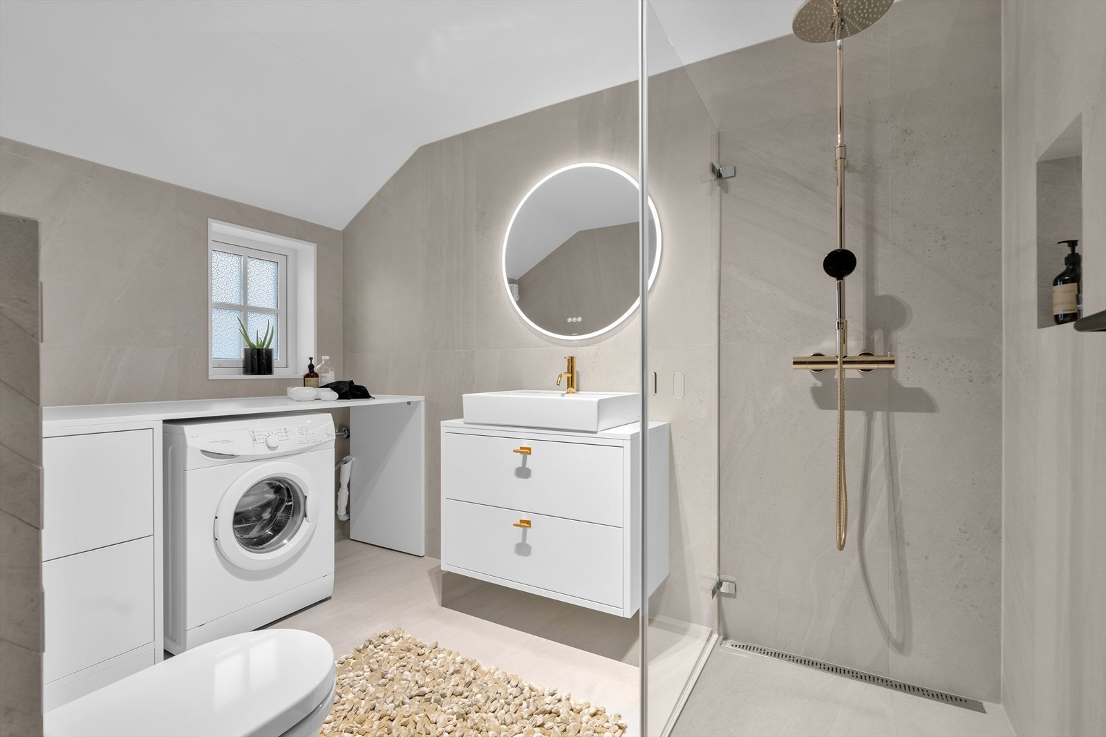 Her også med innredning fra Strai Kjøkken Galleribilde