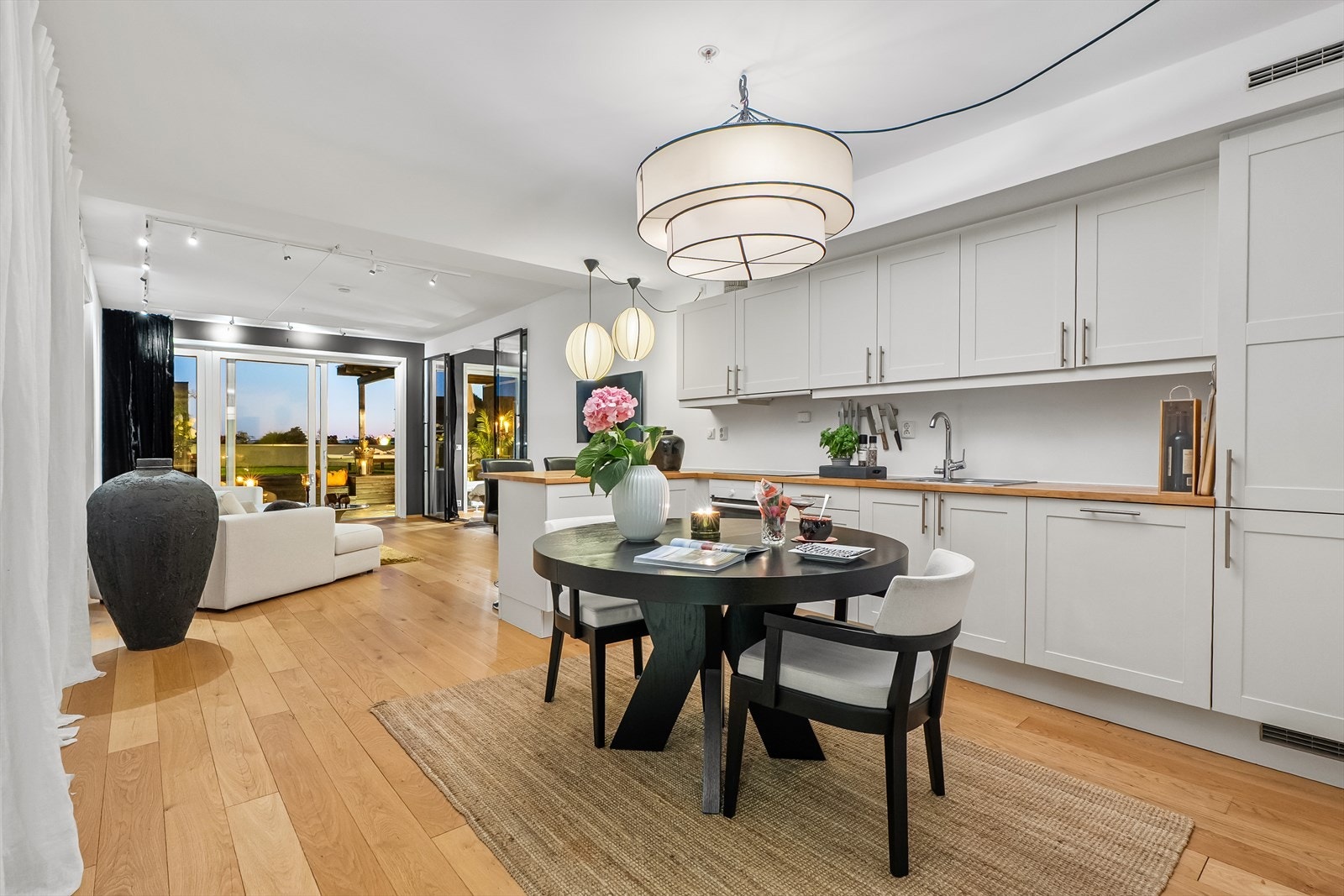 Utstrakt bruk av dimmere til takbelysningen Galleribilde