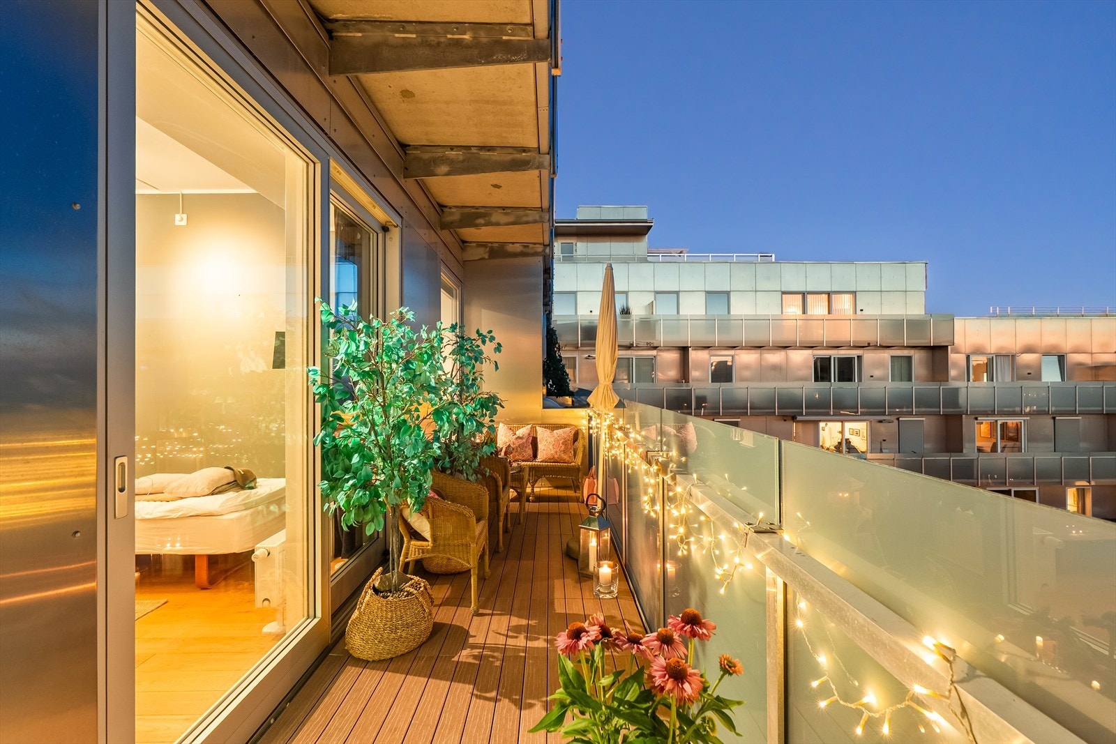 Direkte adkomst fra soverom og kjøkken Galleribilde