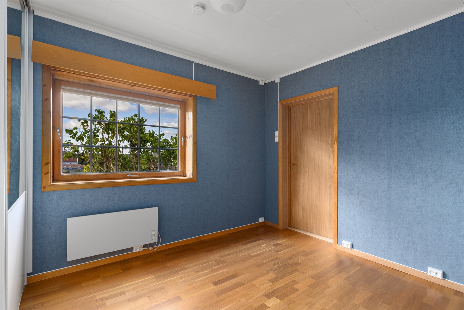 Soverom/spisestue Galleribilde