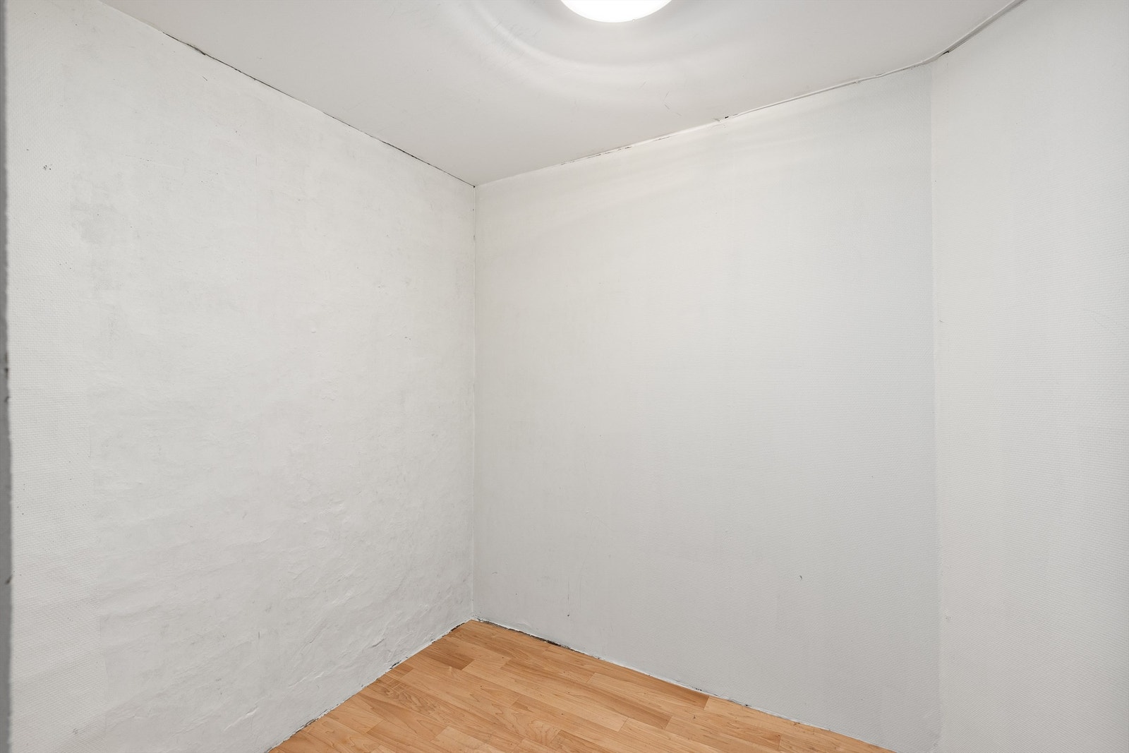 Innvendig bod i utleiedel Galleribilde