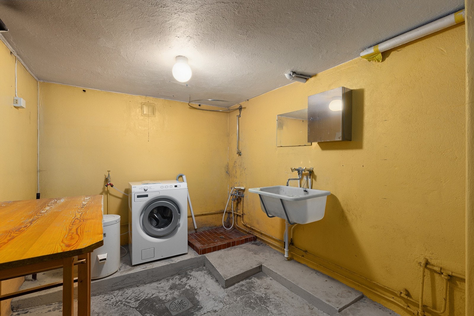 Vaskerom Galleribilde