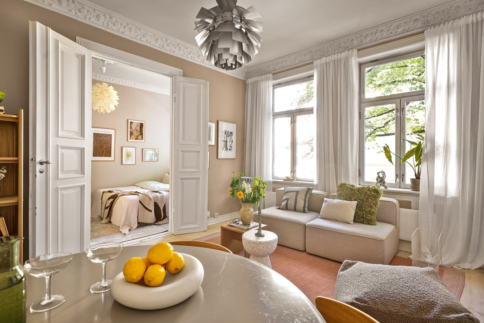 Leiligheten ligger i 3. etasje og inneholder entré, kjøkken, stue, bad, walk-in closet og soverom. Galleribilde