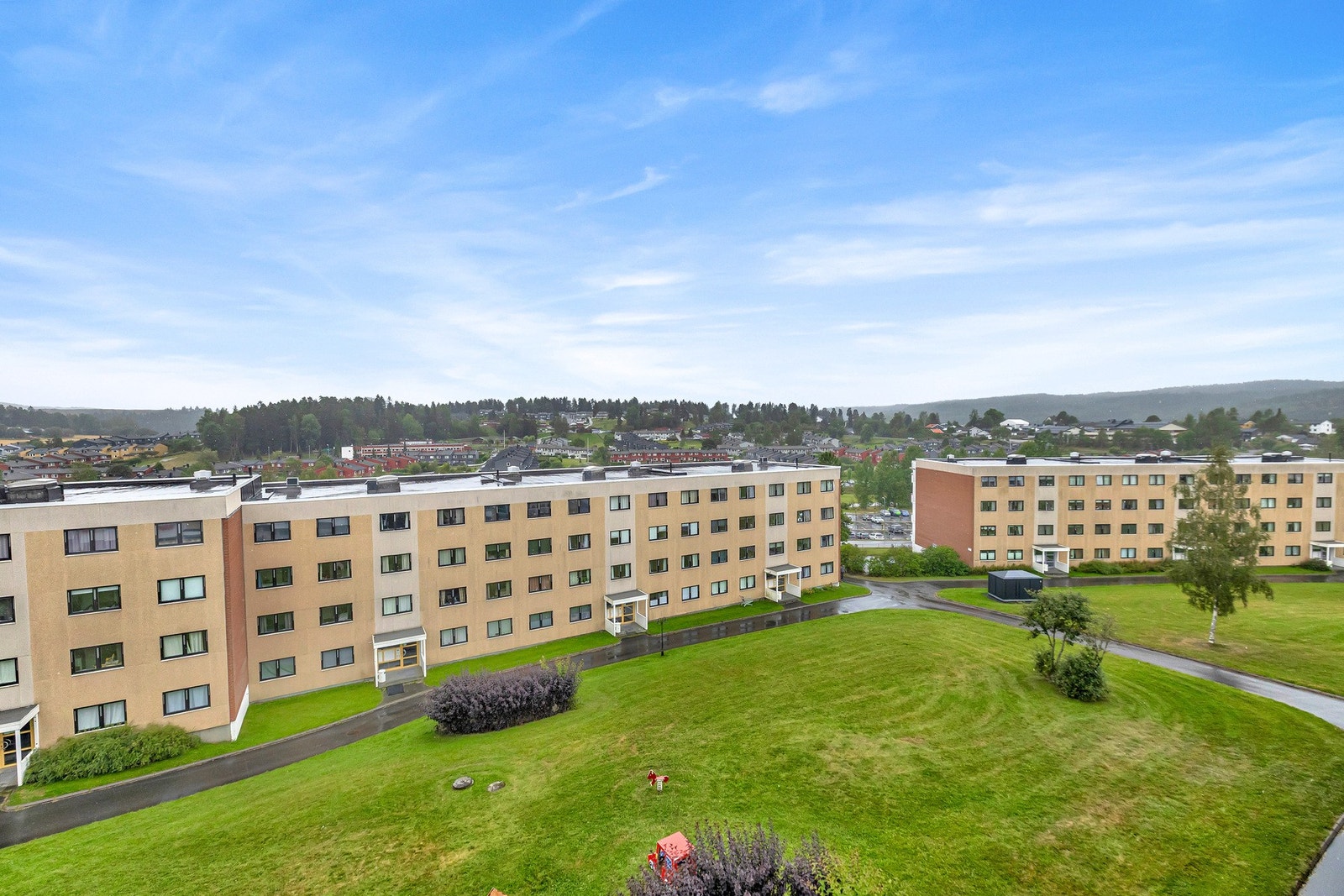 Fra balkongen er det flott utsikt over nærområdet! Galleribilde