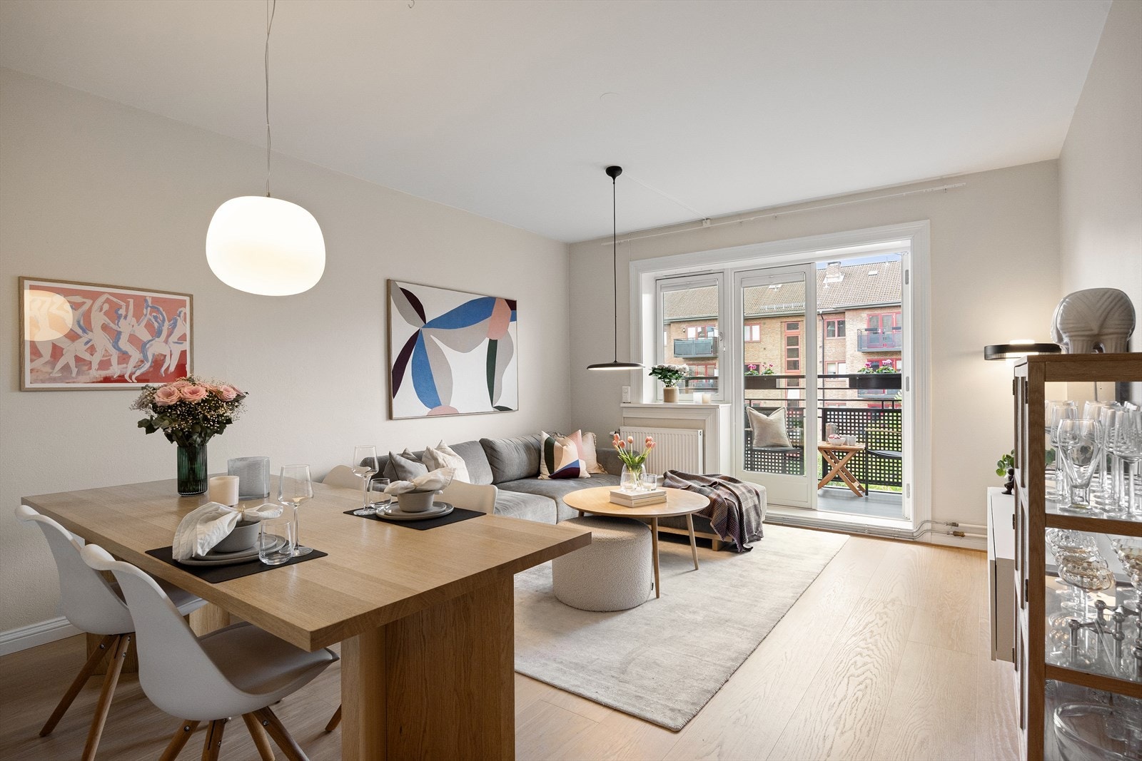 Velkommen til Maridalsveien 227 C! Dette er en lys og gjennomgående 2-roms leilighet i et rolig og attraktivt område på Nydalen/Bjølsen Galleribilde