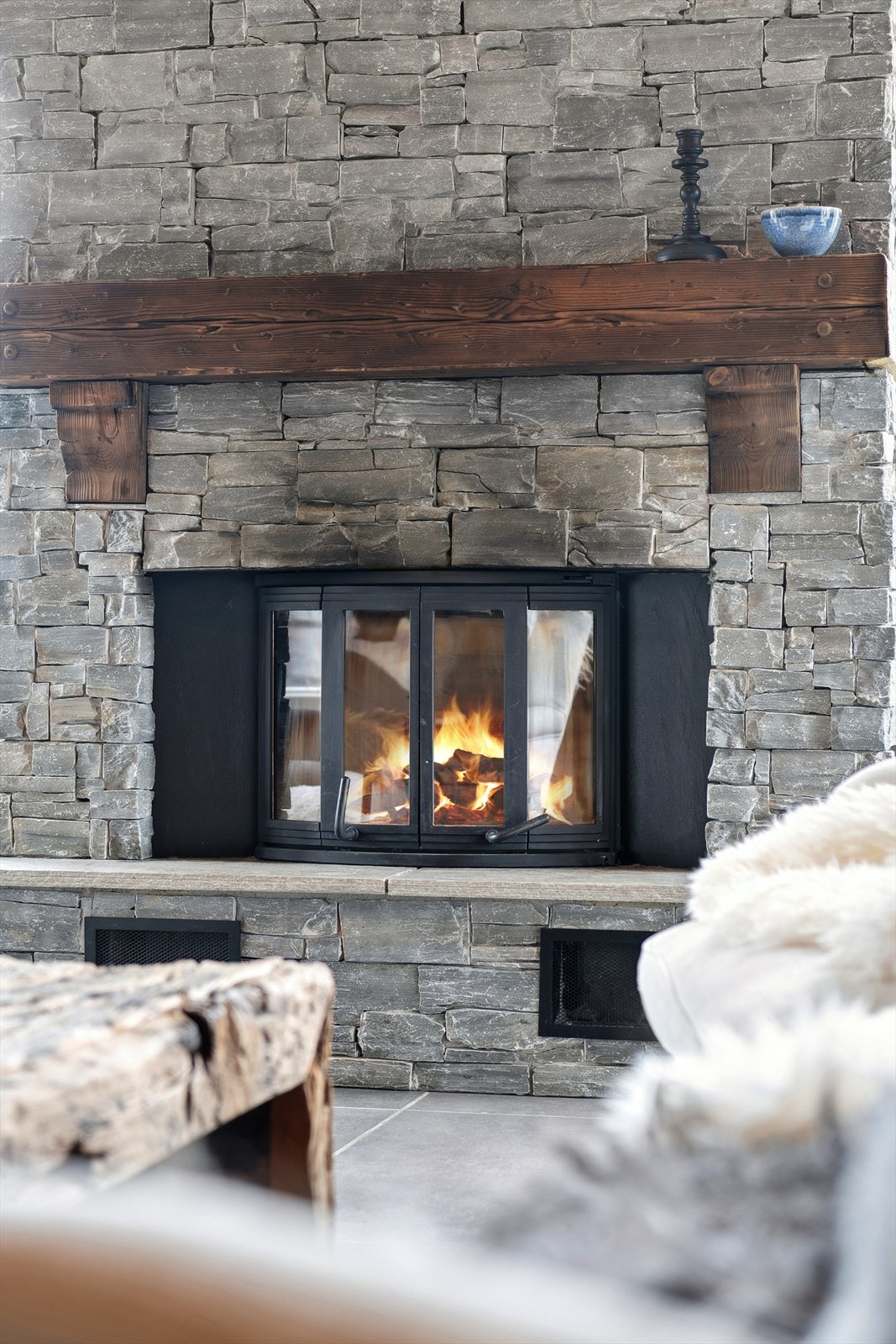 Detaljrikt ildsted Galleribilde