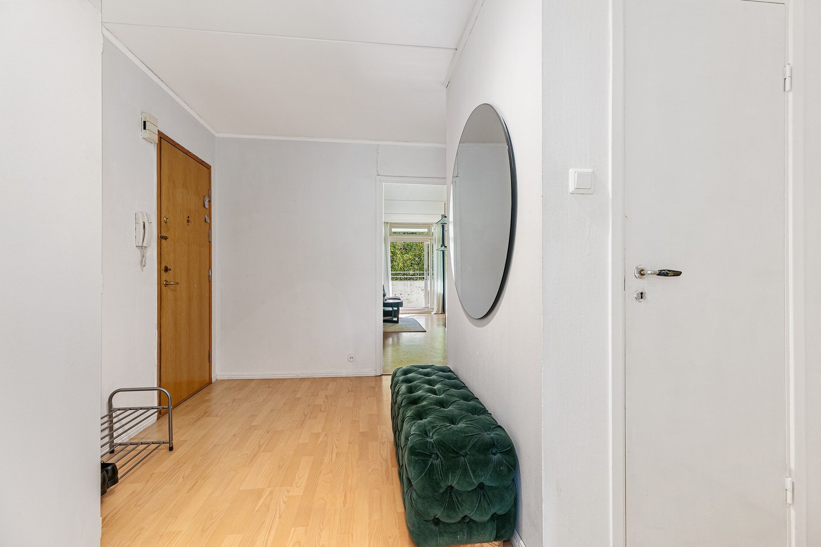 Her er det godt å komme hjem samt å ønske gjester velkommen Galleribilde