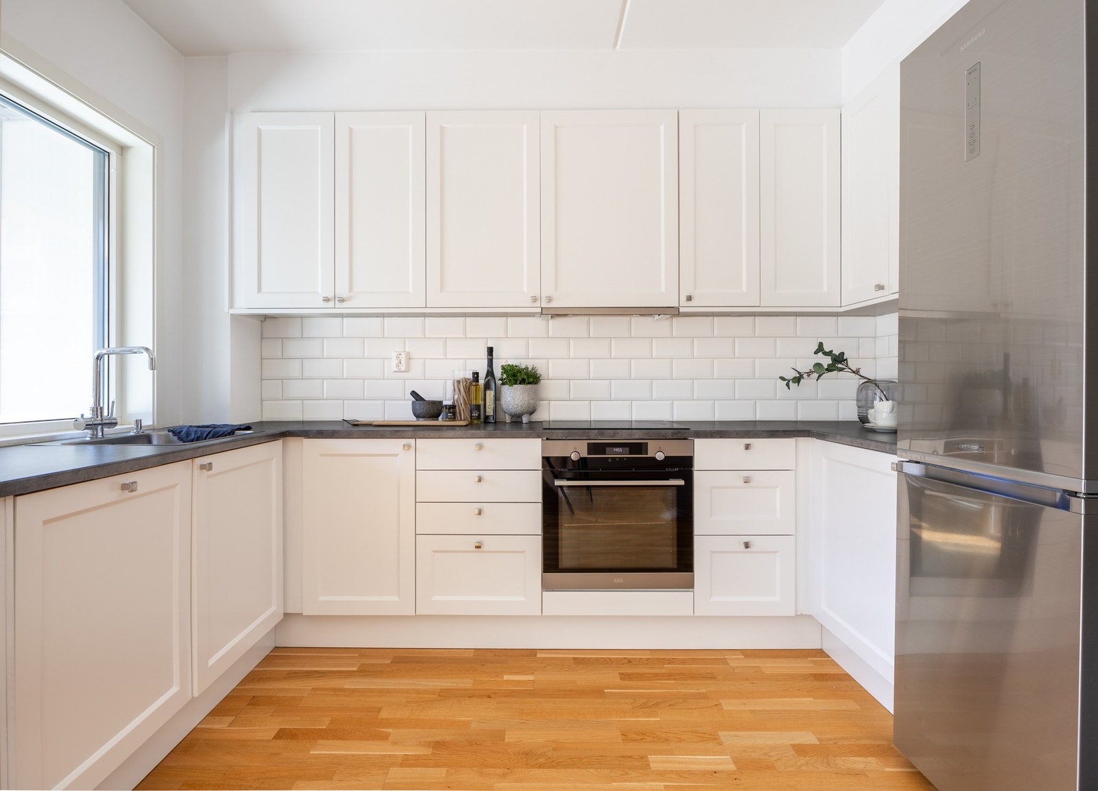 Lekkert og svært påkostet kjøkken fra 2020. Galleribilde