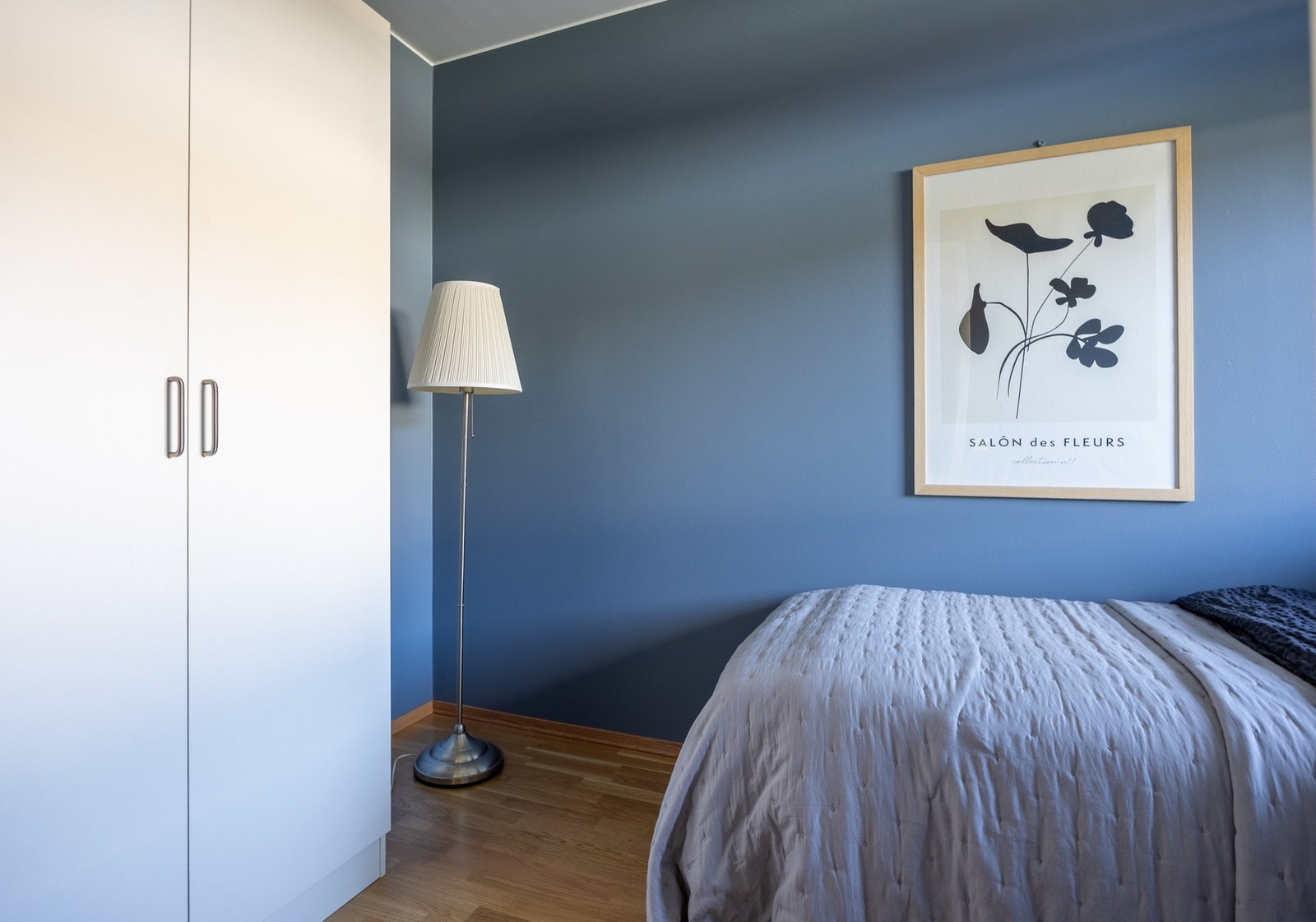 Også her er det et praktisk medfølgende garderobeskap. Galleribilde