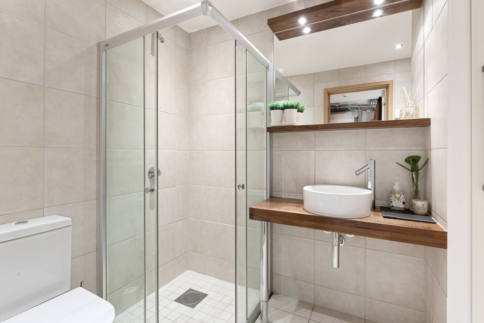 Gjestebad 1. etasje. Galleribilde