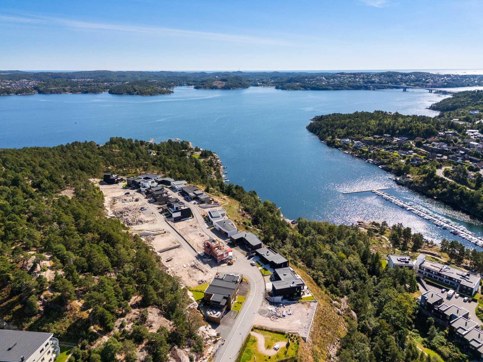 Dette er siste tomtefeltet på Justneshalvøya og det er fremdeles ledige tomter. Ta kontakt for visning! Galleribilde