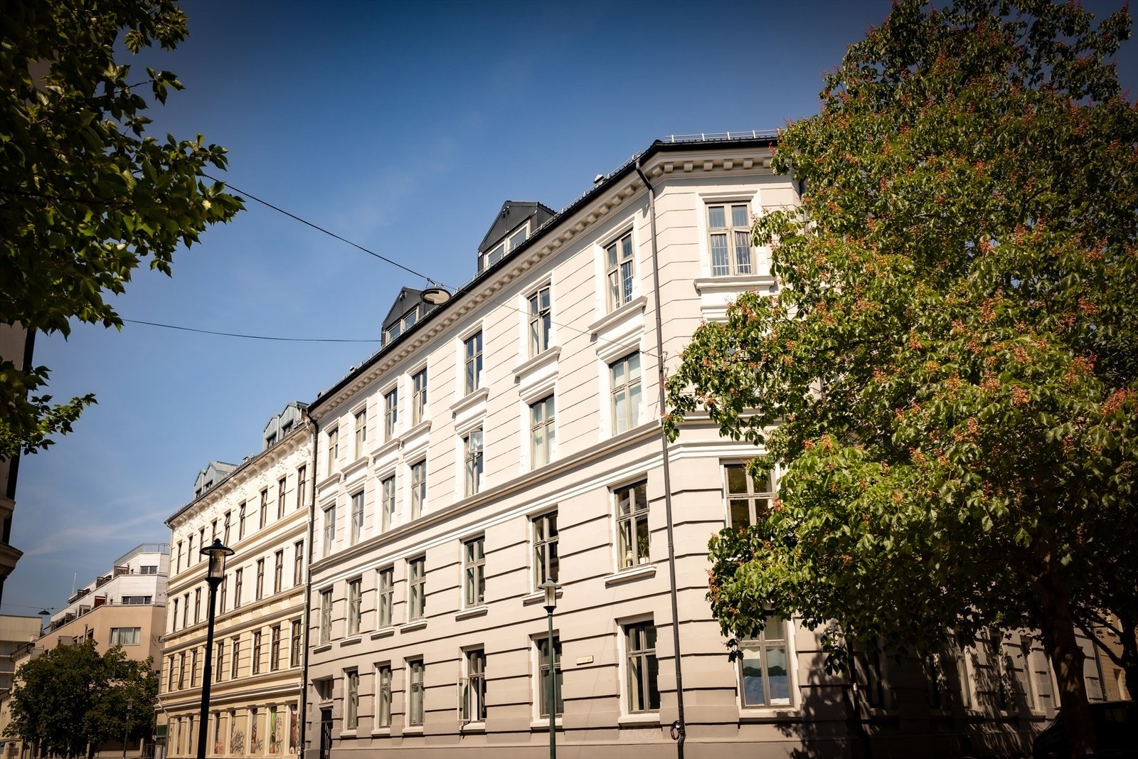 Sigurds gate 8 er en klassisk gård beliggende i en sentral og attraktiv miljøgate på Tøyen/Nedre Kampen Galleribilde