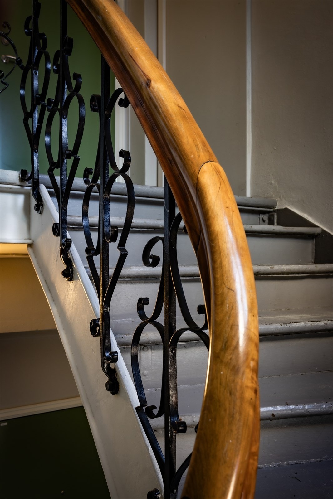 I tillegg disponerer leiligheten en kjeller- og en loftsbod. Kjellerboden er på hele 12kvm Galleribilde