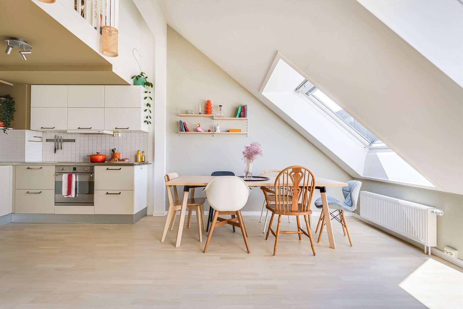 Her får du en flott leilighet i klassisk bygg med mye historie, kombinert med dagens krav til standard. Galleribilde