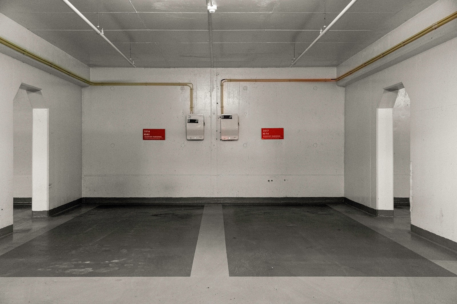 Det medfølger bruksrett til bred parkeringsplass i felles underjordisk garasjeanlegg med ladeboks til elbil. Galleribilde