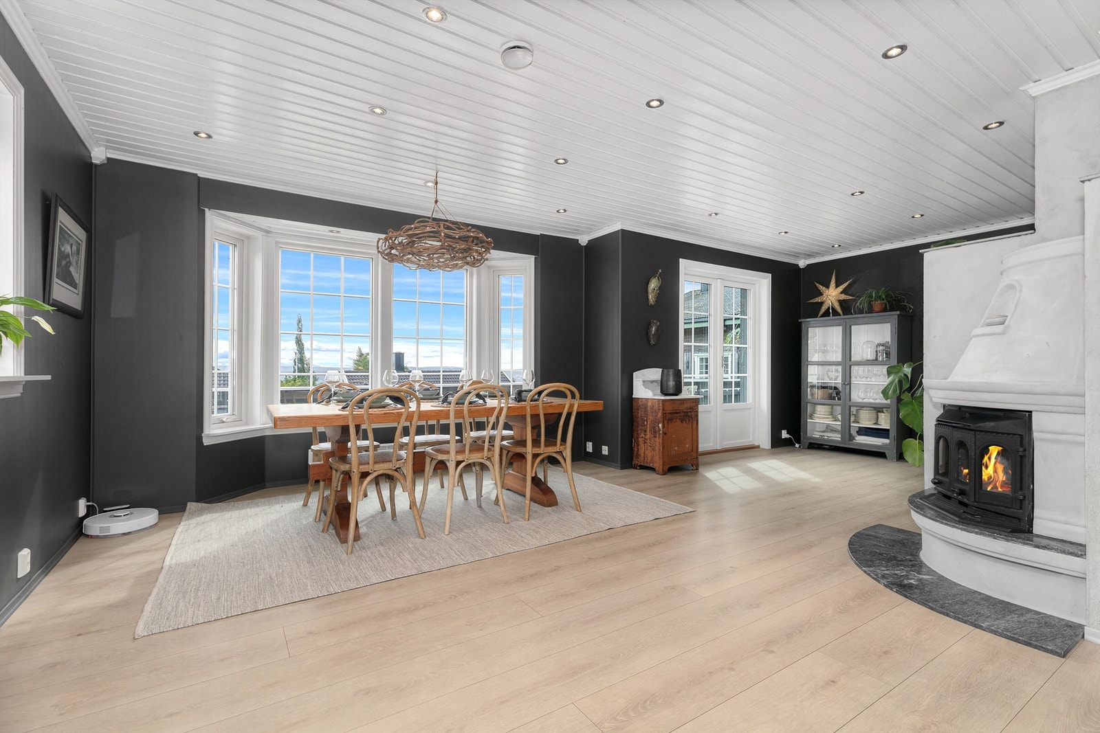 Koselig spisestue-løsning, perfekt for middagsselskaper. Galleribilde