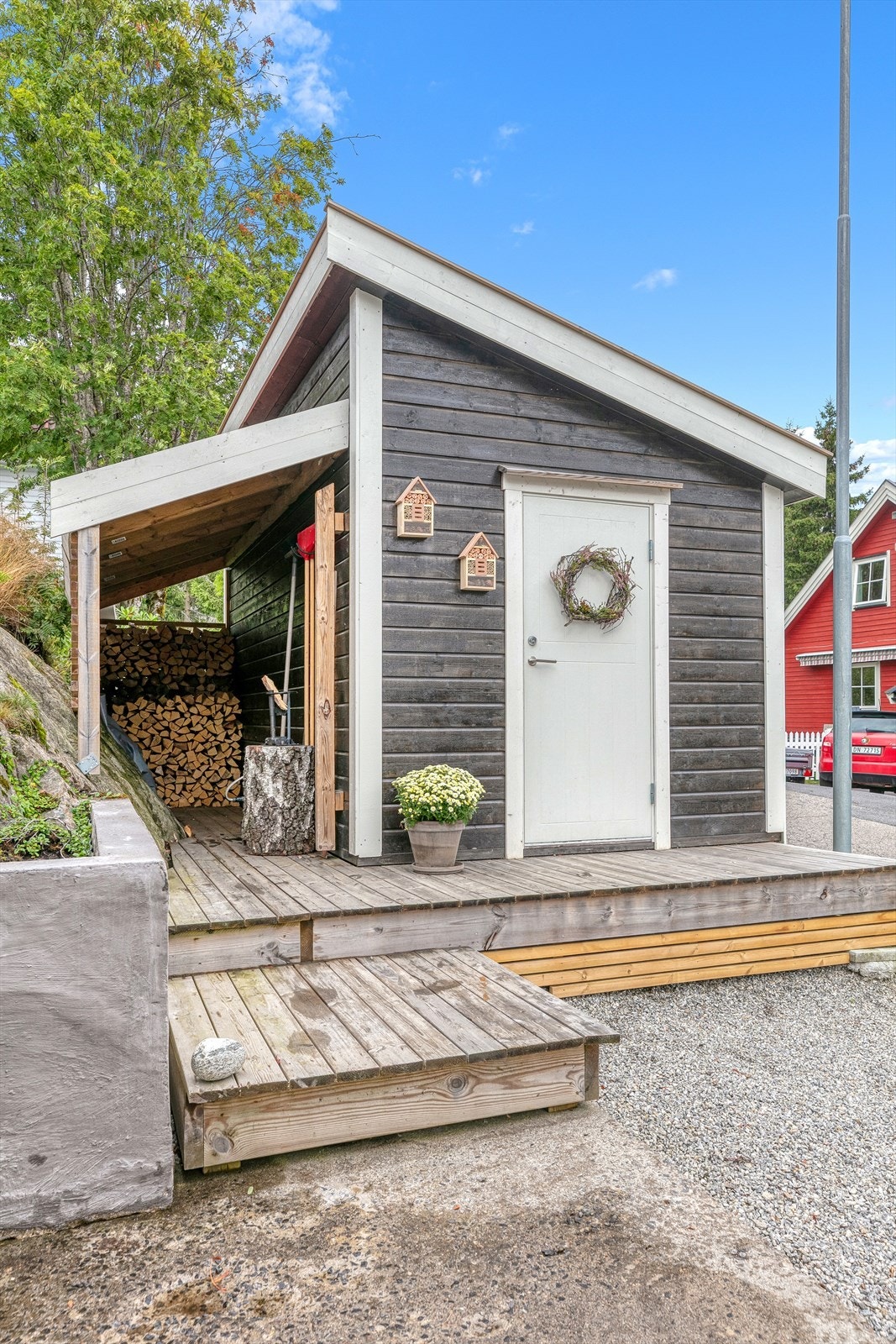 Boligen har også en redskapsbod på 10kvm. Galleribilde
