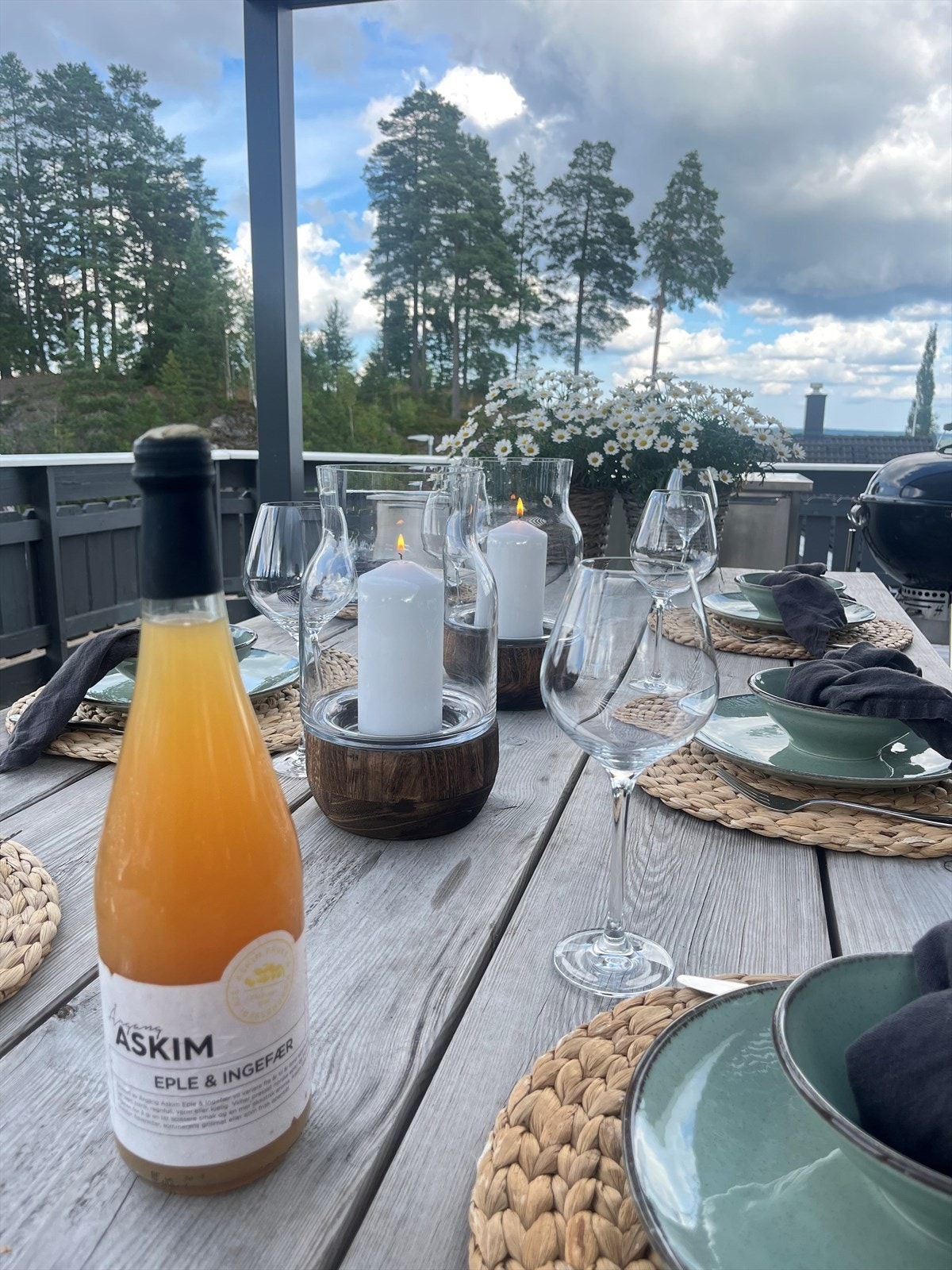 Uteplass med pergola. Galleribilde