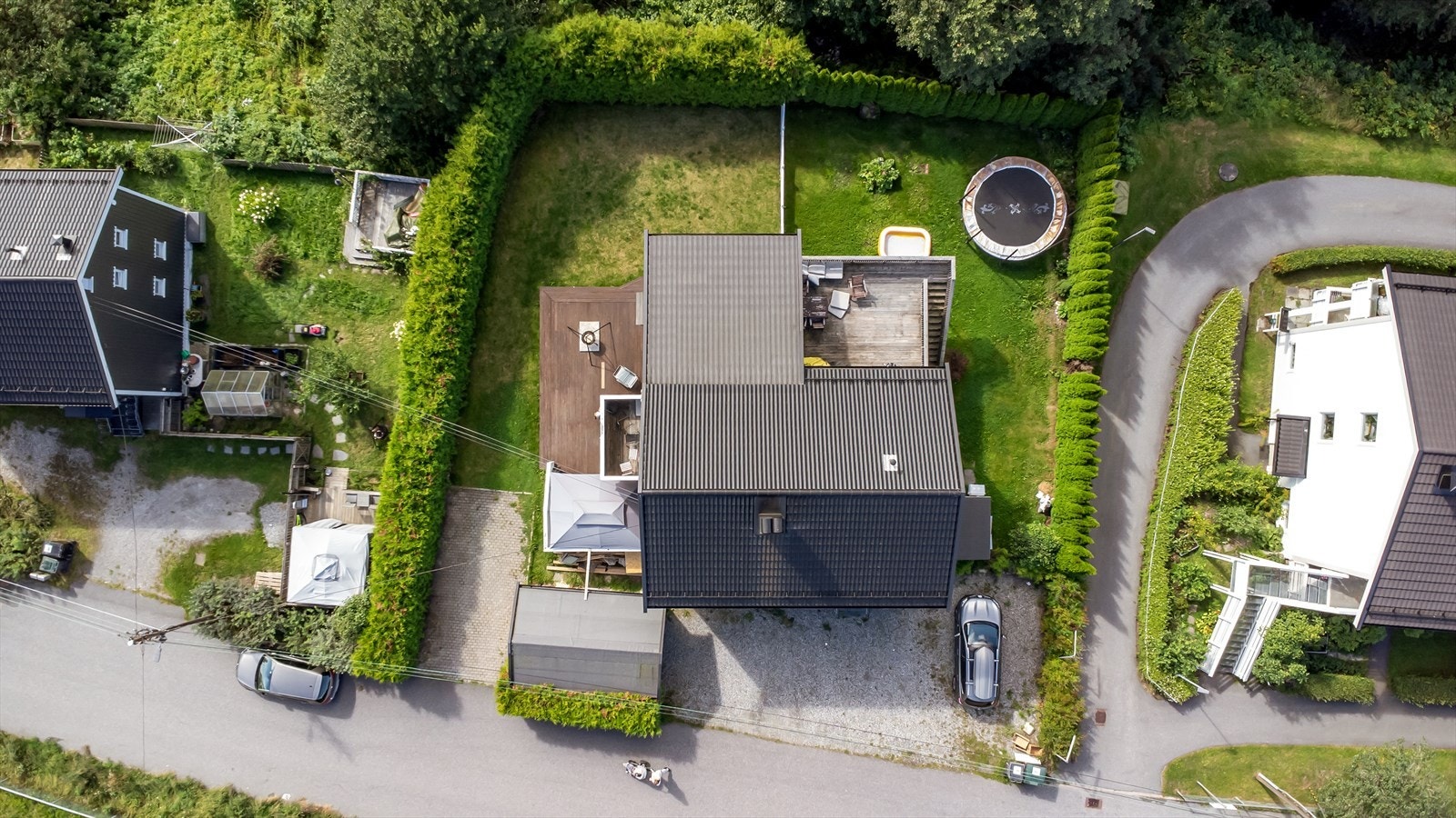 Velkommen til Berglyveien 1. Presenteres av lokalmegler Arsalan Syed V/Eiendomsmegler1 Galleribilde